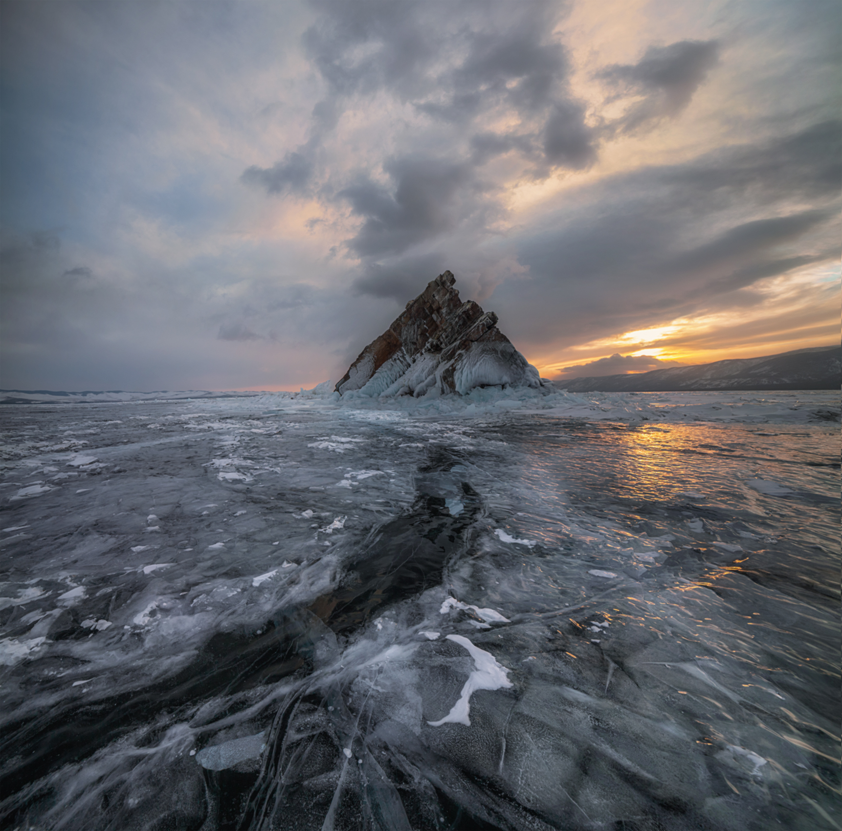 байкал,лёд,  остров, ижилхей, закат, март, Мысливцев Николай