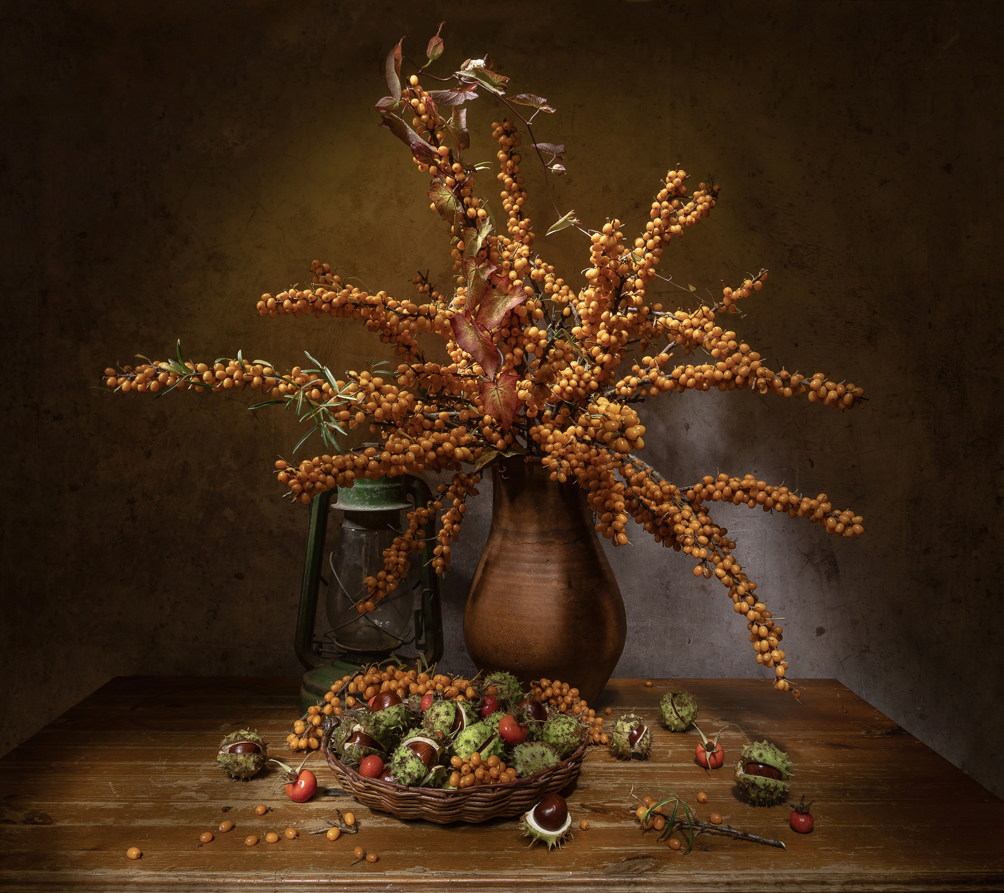 натюрморт, облепиха, каштаны, Татьяна Феденкова