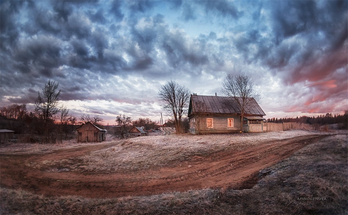 утро рассвет солнце деревня дома весна облака небо, Татьяна Афиногенова