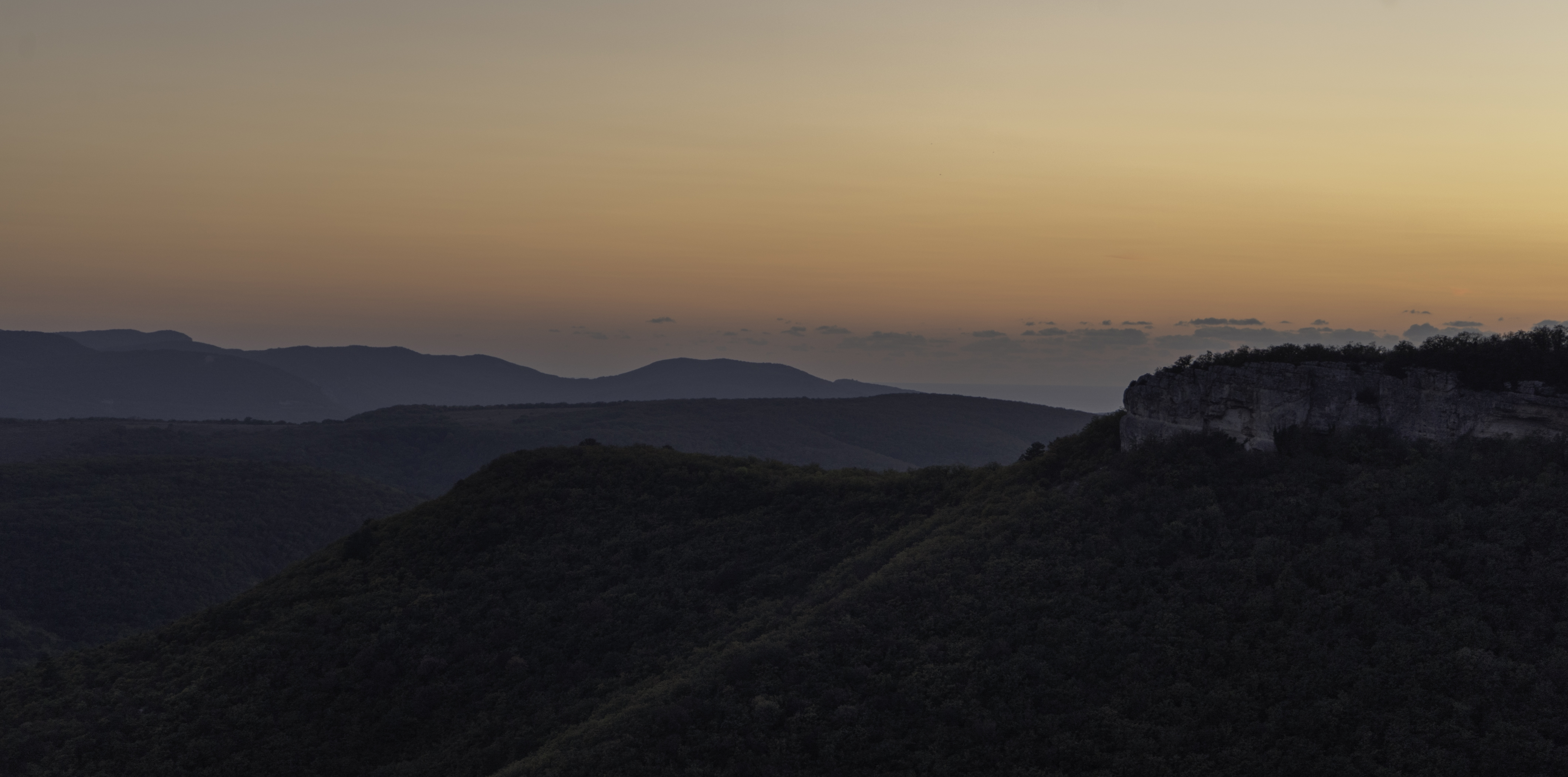 Россия, Крым, Бахчисарайский район, Мангуп-Кале, закат, Гаврилов Юрий