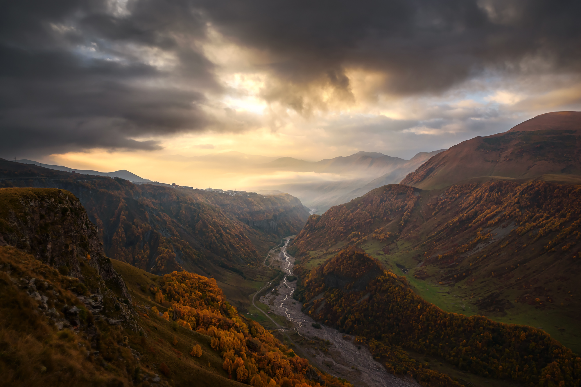 кавказ, горы, грузия, georgia, горный пейзаж, рассвет в горах, облака, крестовый перевал, ущелье, горная река, осень в горах, Zakharov Armen