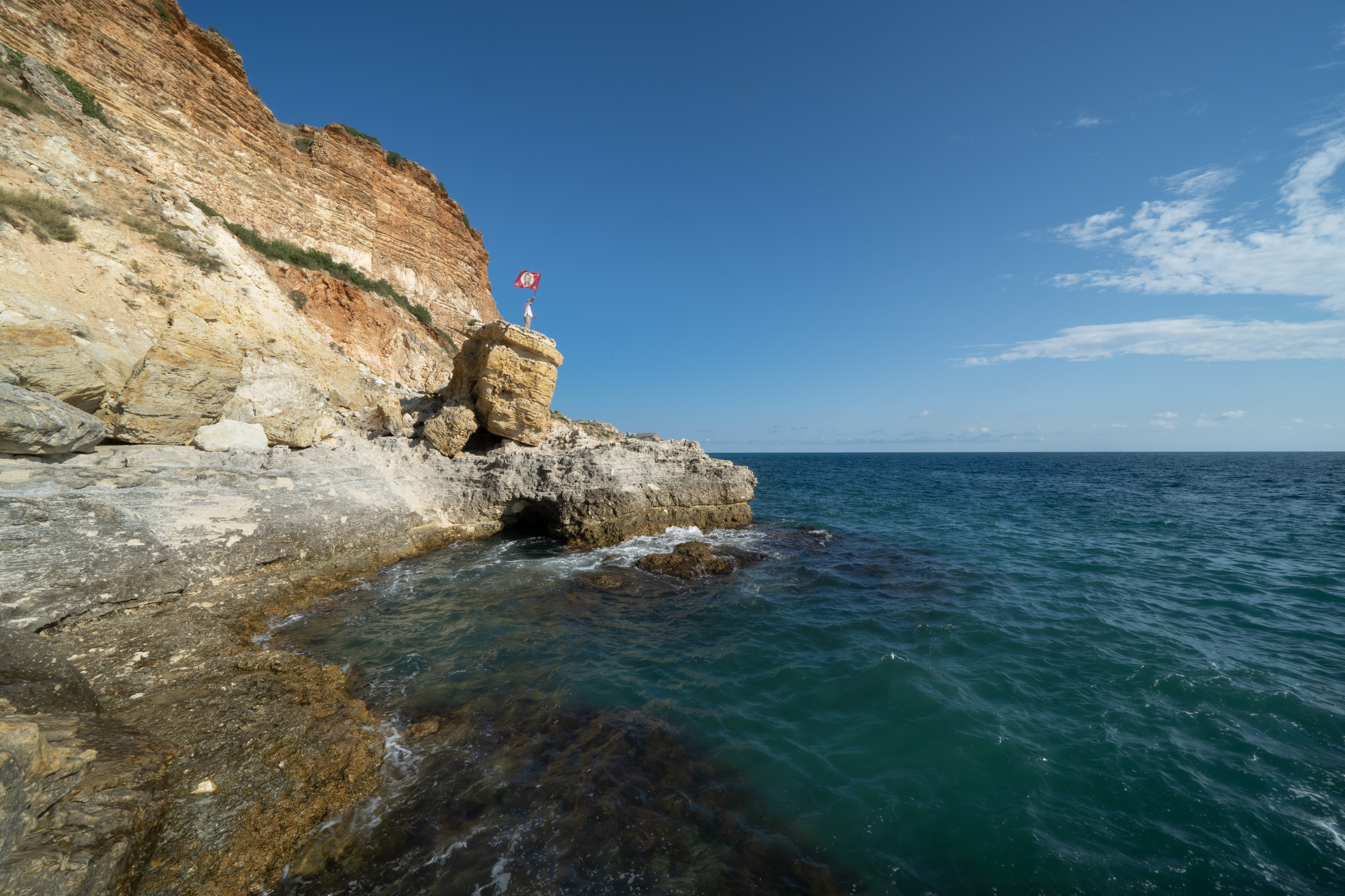 Россия, Крым, Севастополь, мыс Фиолент, бухта Александры, флаг, , Гаврилов Юрий