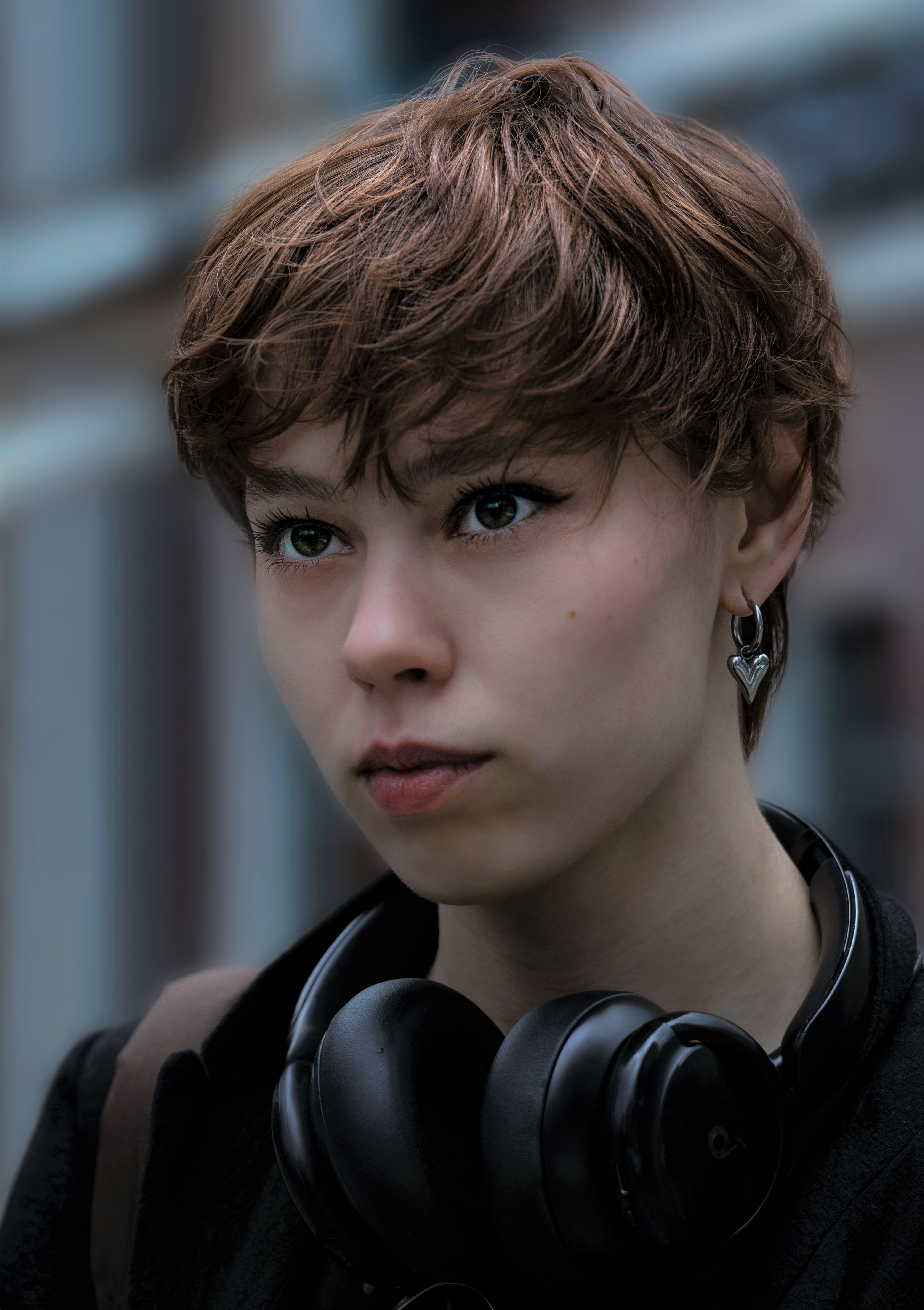 Девушка, портрет, город, наушники, Герцен Наталья