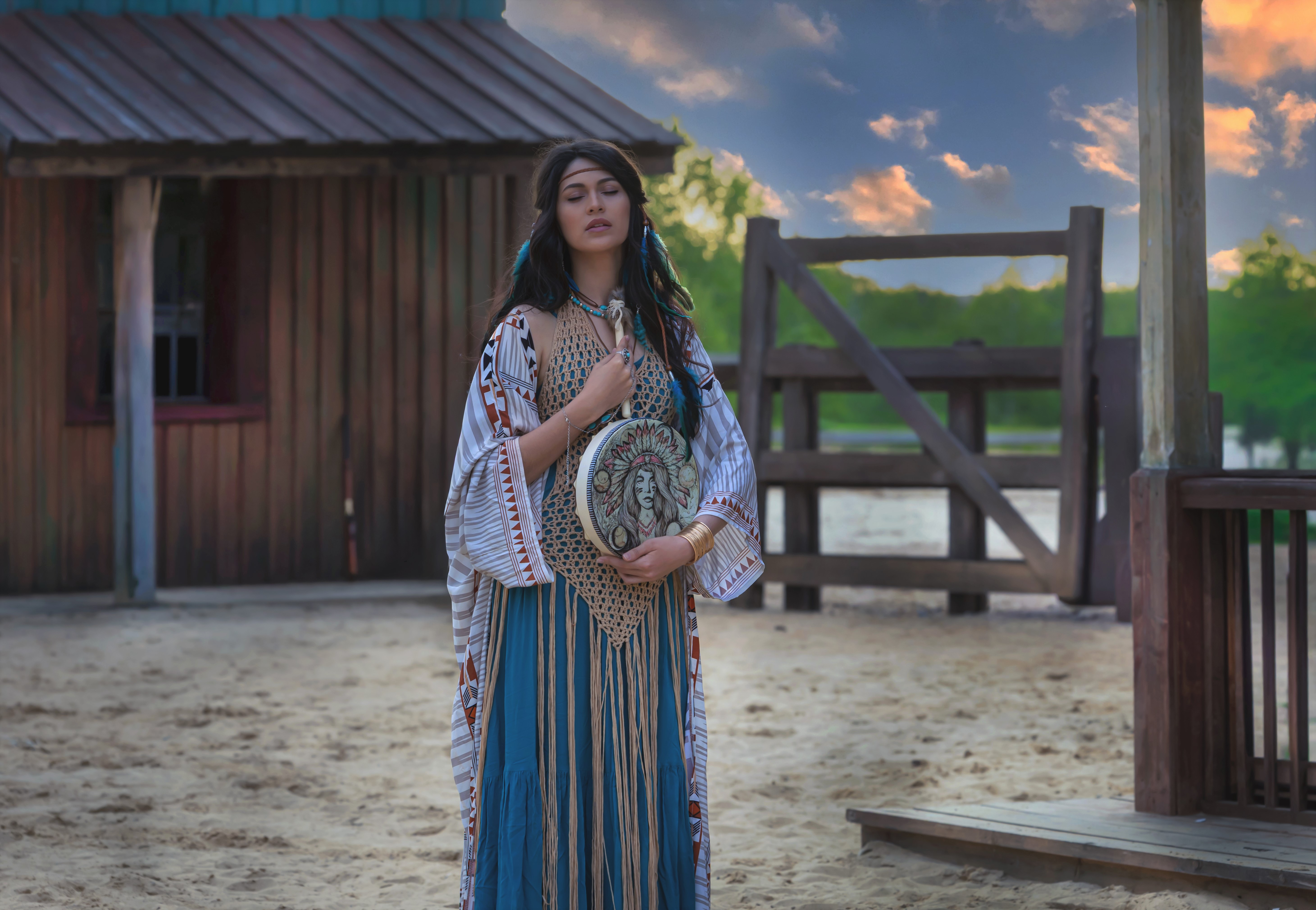 Красивая девушка, ранчо вестерн, вечер, закат, костюм этно, бохо, Герцен Наталья