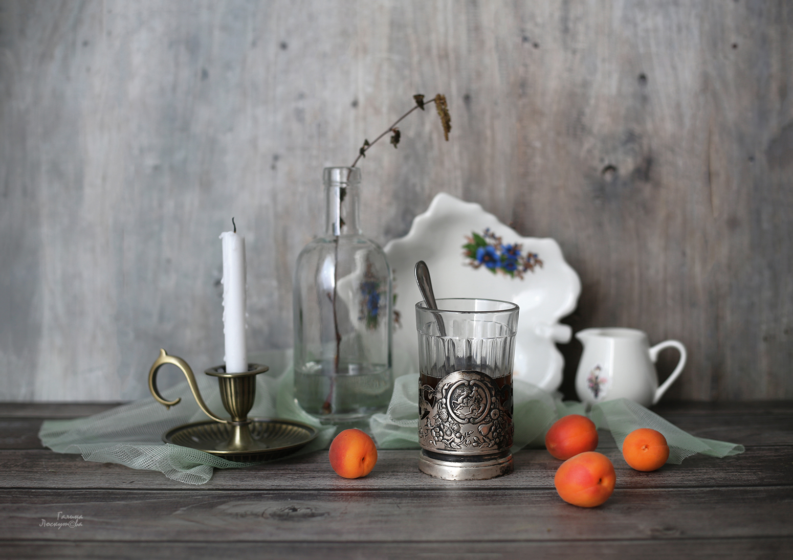 стакан, свеча, бутылка, абрикосы, тарелка, молочник, Галина Лоскутова