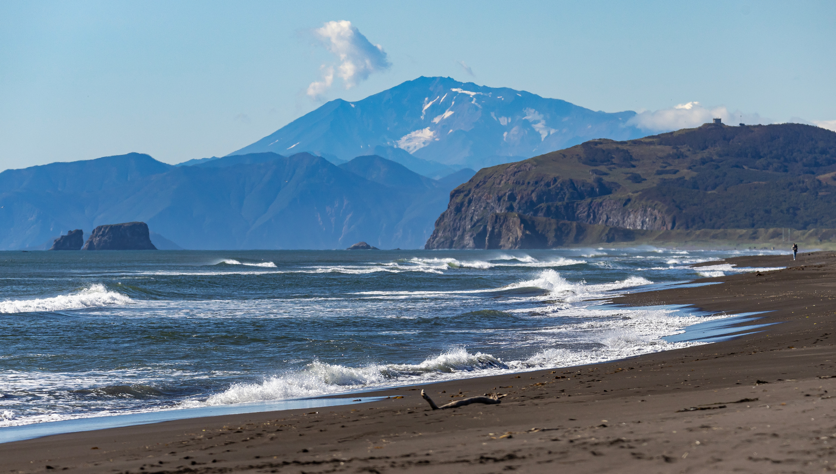 камчатка, тихий океан, халактырский пляж, волны, прибой, мутновский вулкан, сопка, Подосинников Максим