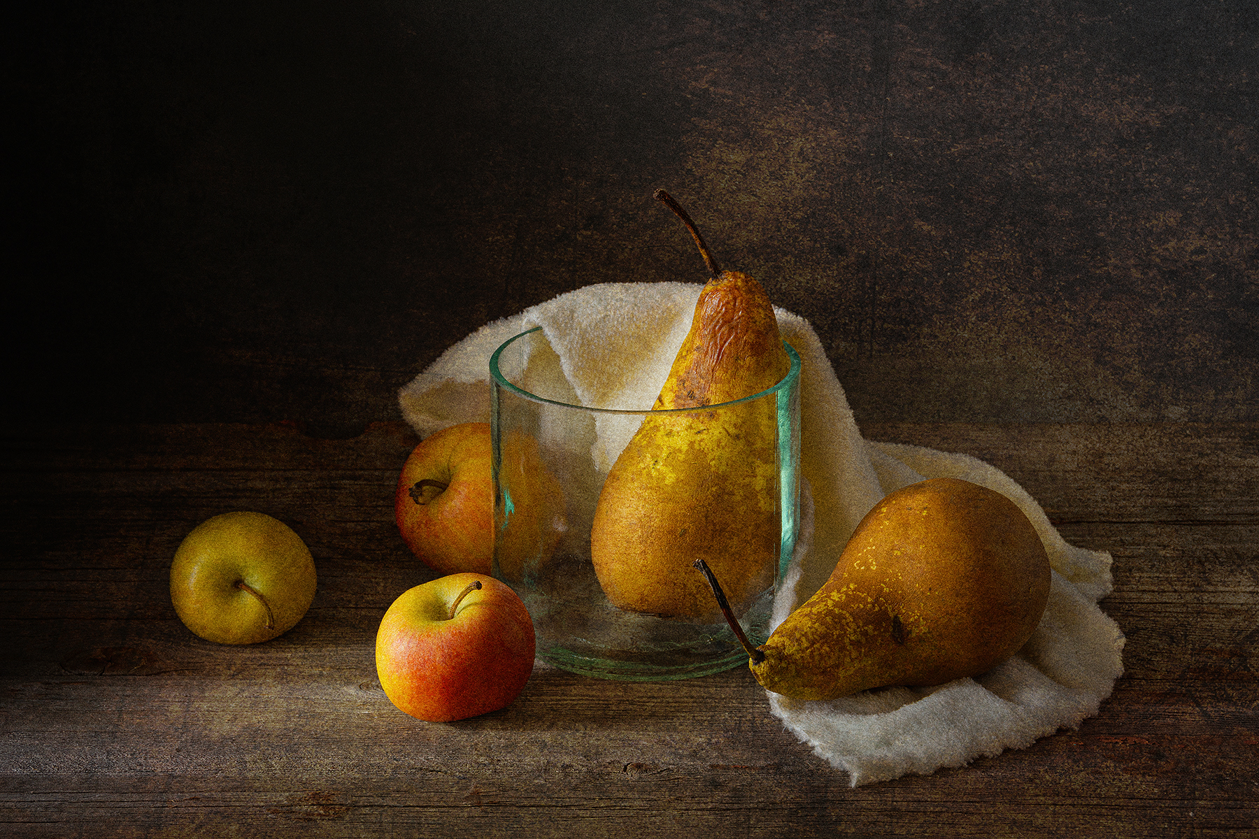 груши, яблоки, стеклянная банка, полотенце, Алексей Бычков