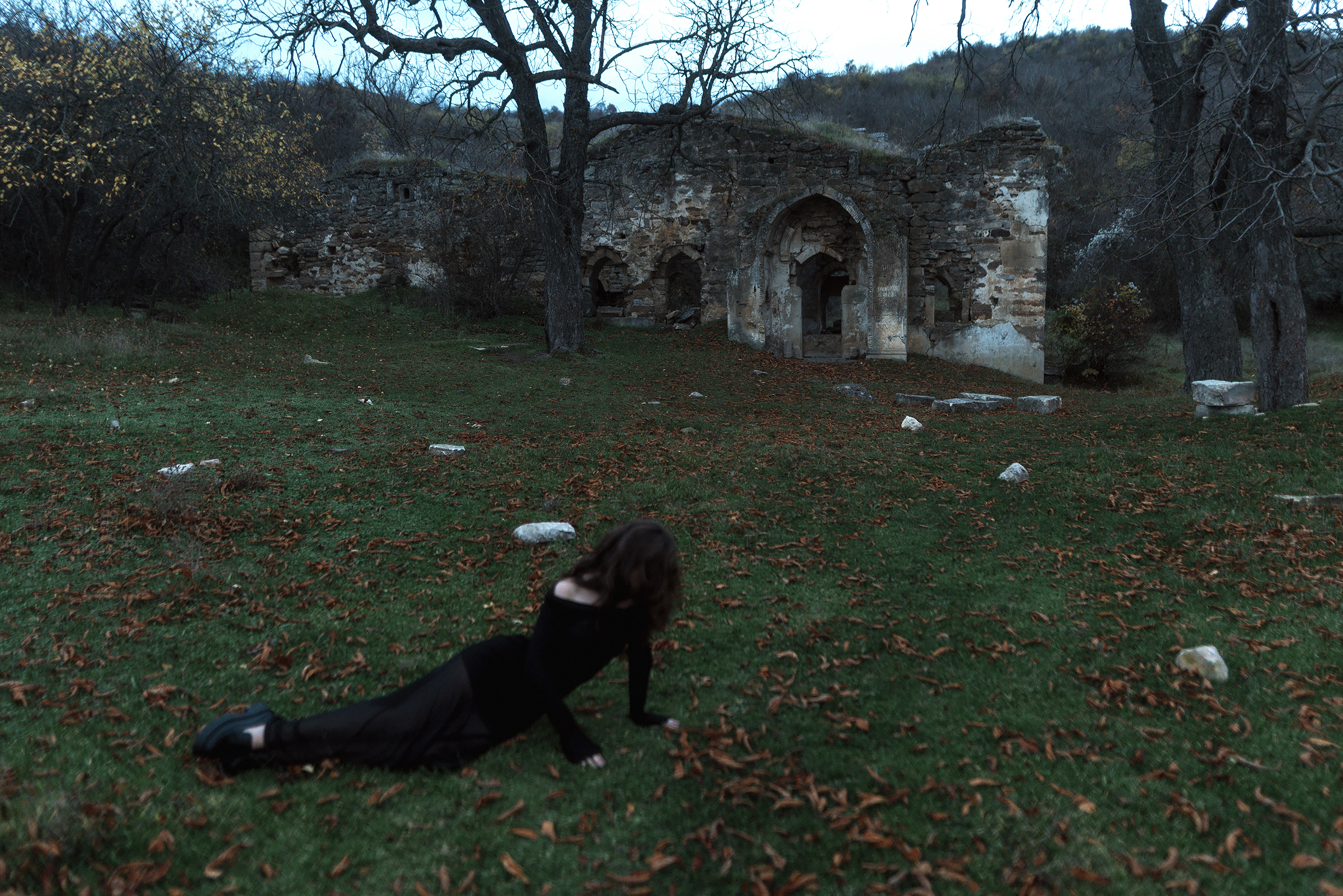 #girl #ruins #oldbuilding #grass #nature #blackdress #lingerie #outdoors #portrait #stones, Александр Кислов