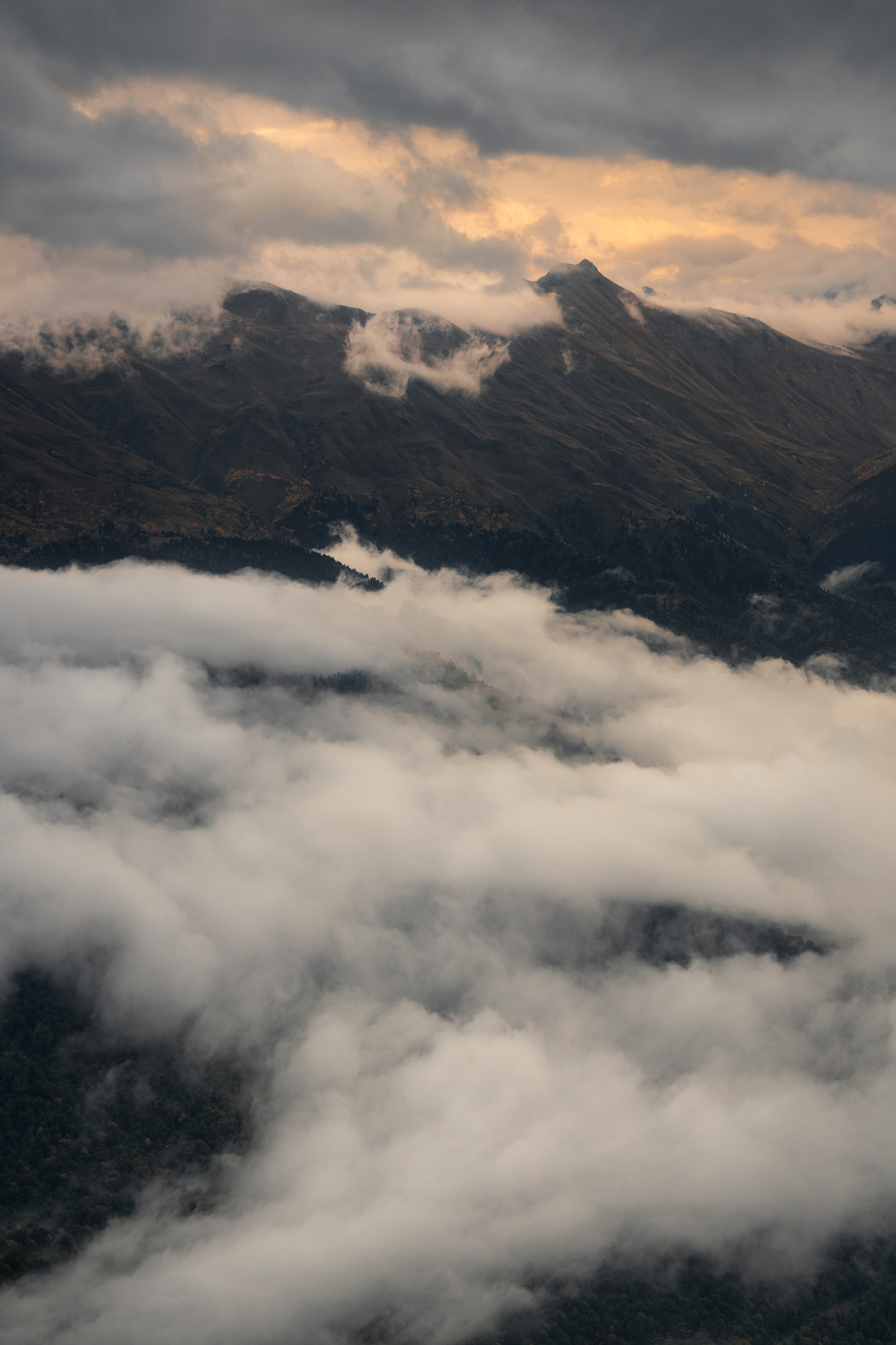 горы, облака, закат, осень, красная поляна, Растворов Игорь