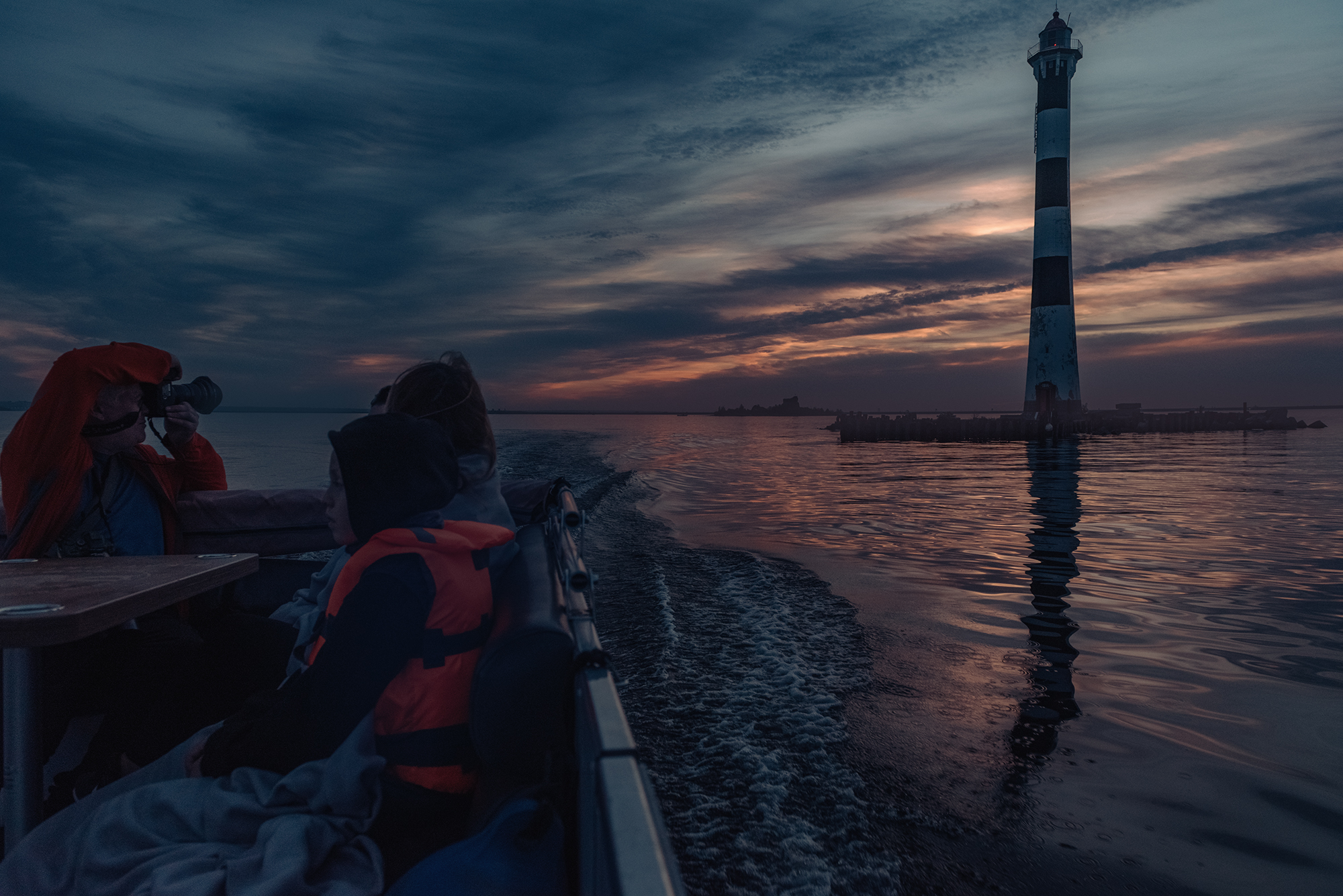 маяк закат Финский залив Кронштадт,  Мария