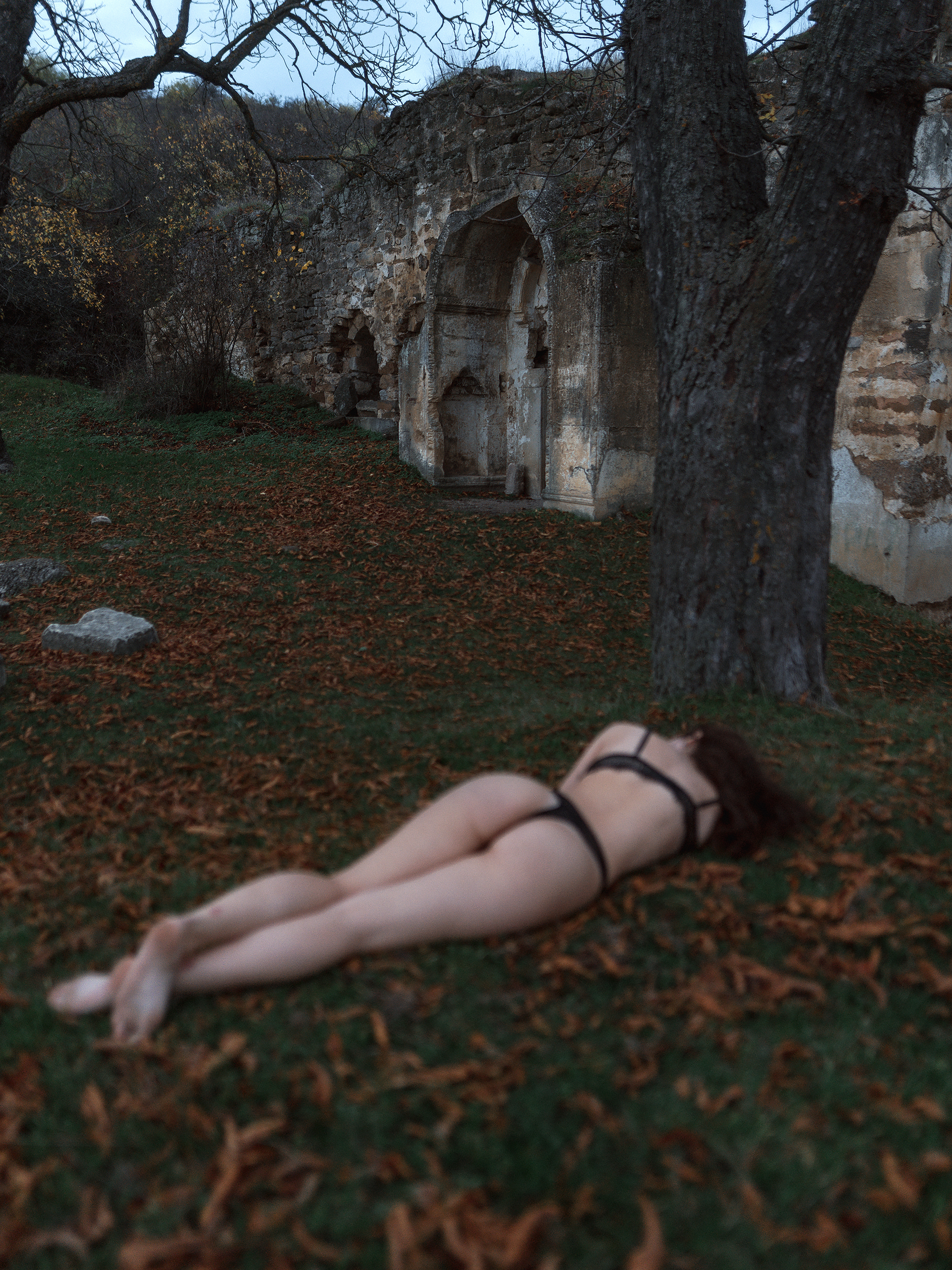 #girl #ruins #oldbuilding #grass #nature #blackdress #lingerie #outdoors #portrait #stones, Александр Кислов