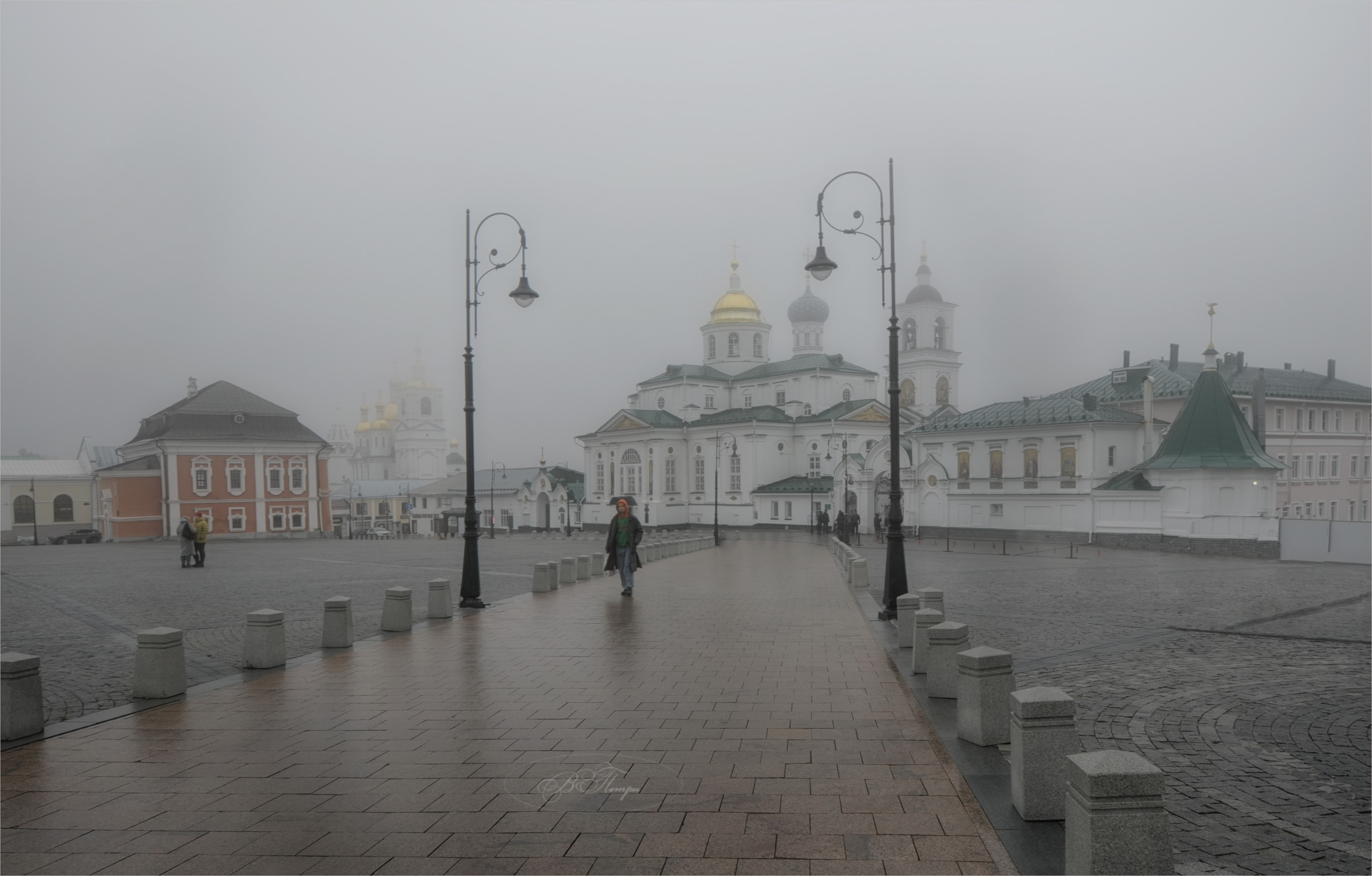 площадь столбы здания церкви колокольни, Вера Петри