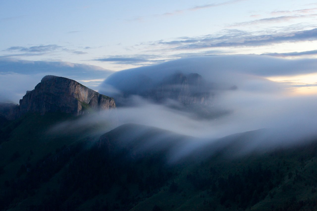 большой тхач природный парк горы хребет туман рассвет, Никифоров Егор