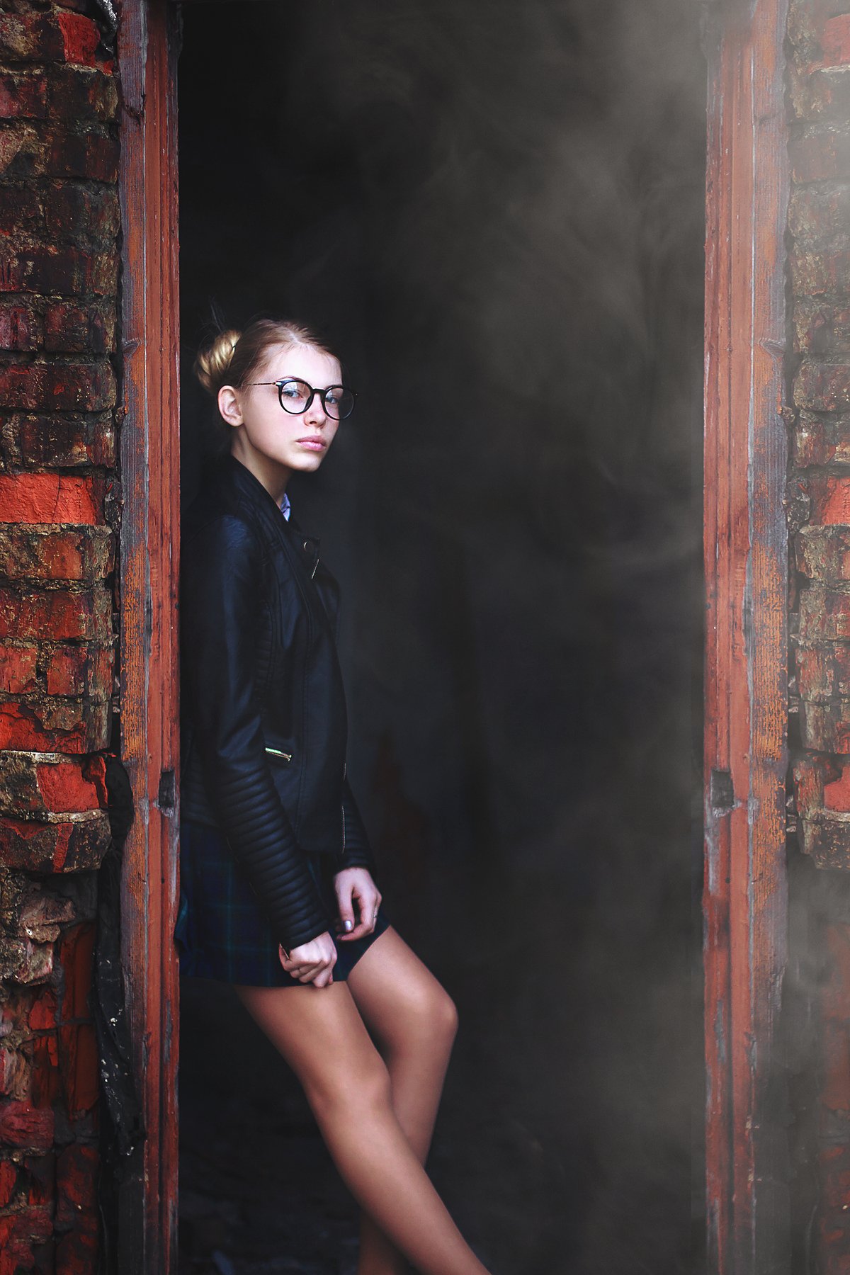 photo,portrait.girl.smoke,fog,grace,colors,портрет,девушка,дым,туман,цвета,грация,цвет, Олег Карсаков