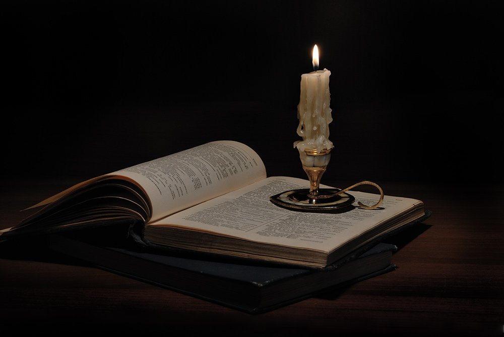 книги, свеча, подсвечник, пламя, Bucanero El