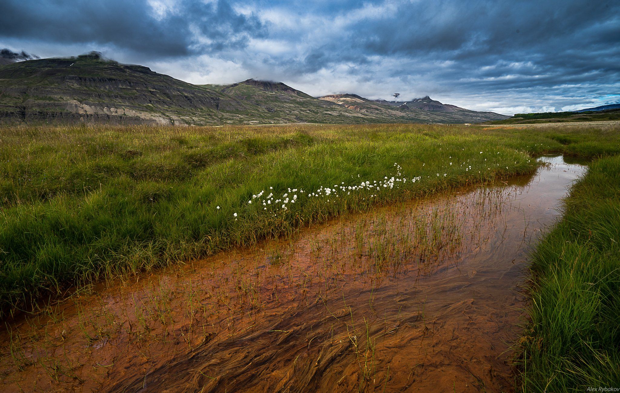река Исландия путешествие пейзаж красный небо трава, Александр Рыбаков