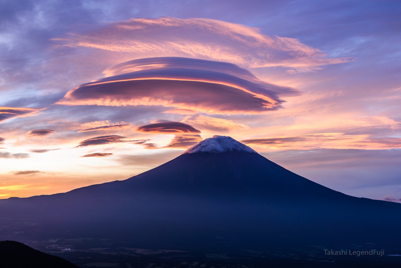 fuji,mountain,japan,cloud,sunrise,sunshine,red,lenticular,morning,glow,sky,, Takashi