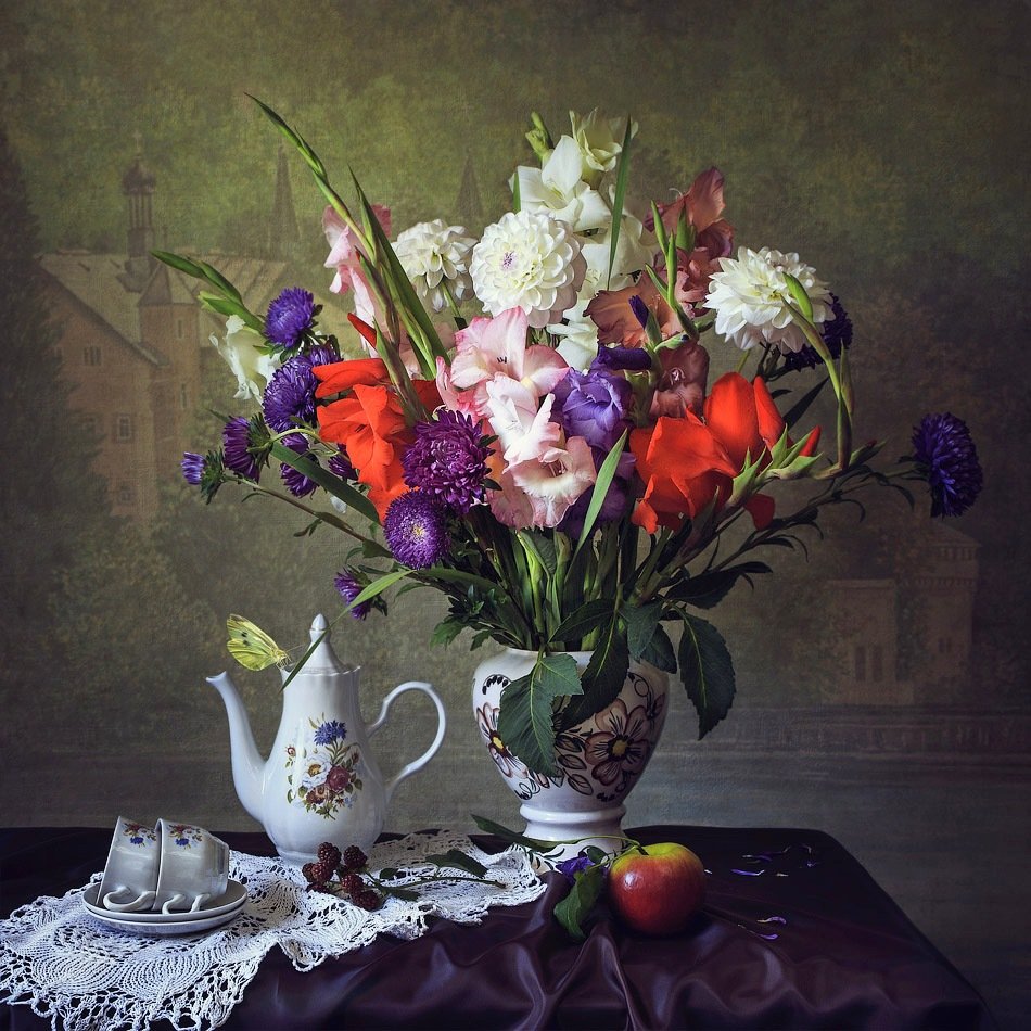 натюрморт, букет цветов, чайная посуда, бабочка, яблоко, ежевика, Ирина Приходько