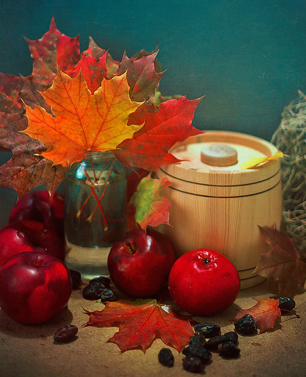 natural light, красный, листва, осень, фотонатюрморт, яблоки, Kerry Moore