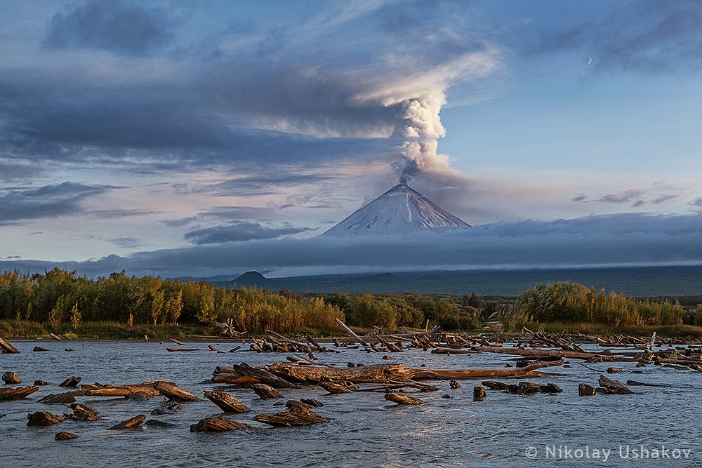 камчатка река Ключевской вулкан закат, Николай Ушаков (Graff)
