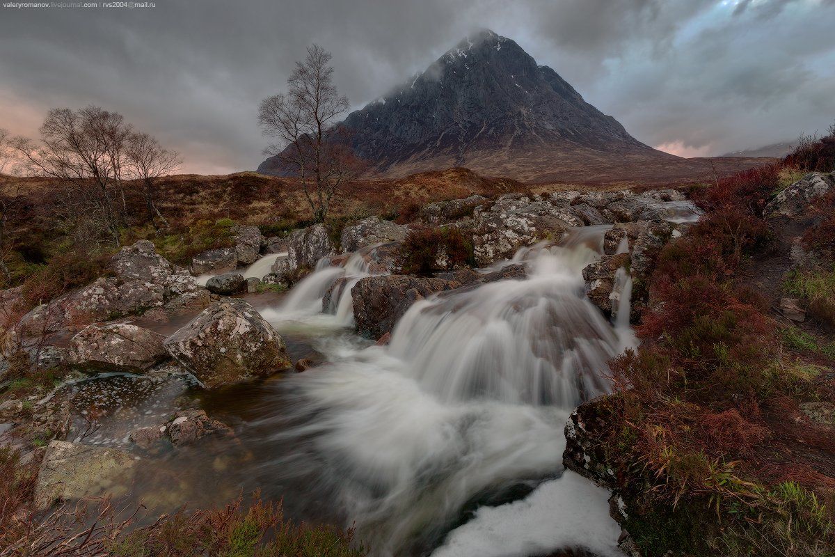 Buachaille Etive Mor, Северо-Шотландское нагорье, Шотландия, гора, вода, ручей, водопад, осень, весна, красное, трава, небо, закат, Валерий Романов