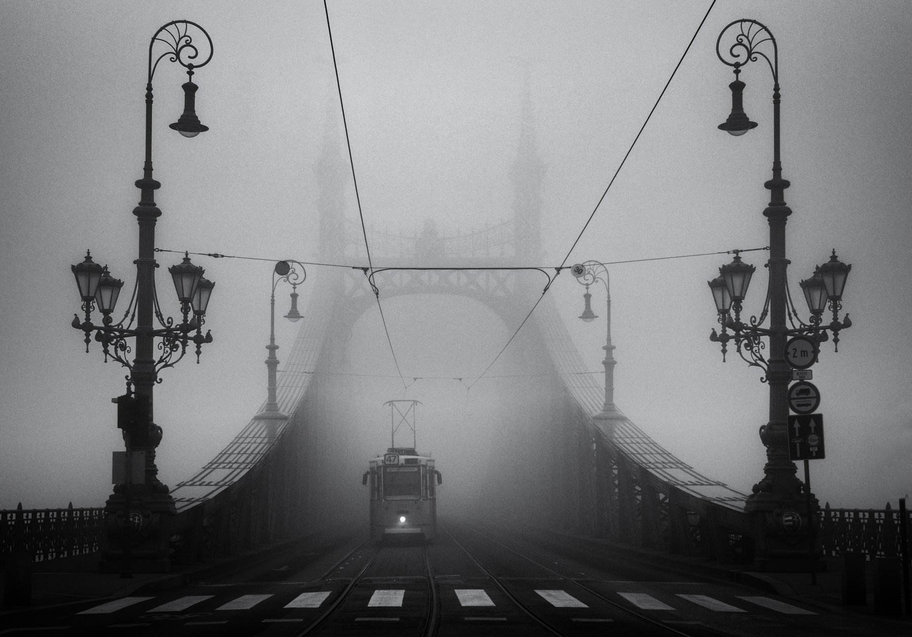 Мост туман Будапешт Венгрия трамвай черно-белый путешествия пейзаж город городской пейзаж B&W, Сергей Давыдов