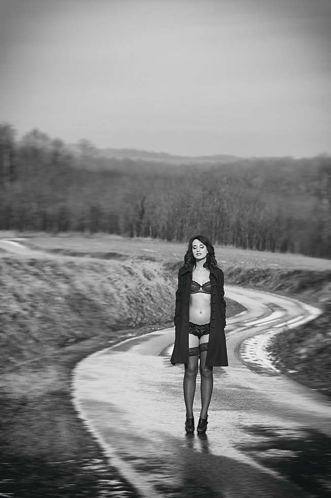 model, glamour, woman, female, lingerie, black and white, body, sexy, sensual, natural light, curves, portrait, outdoor, winter,, Lajos Csáki