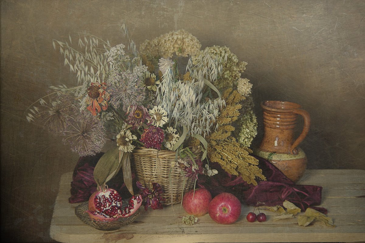 цветы , сухоцветы , гранат , яблоки ,натюрморт,, Вера Павлухина