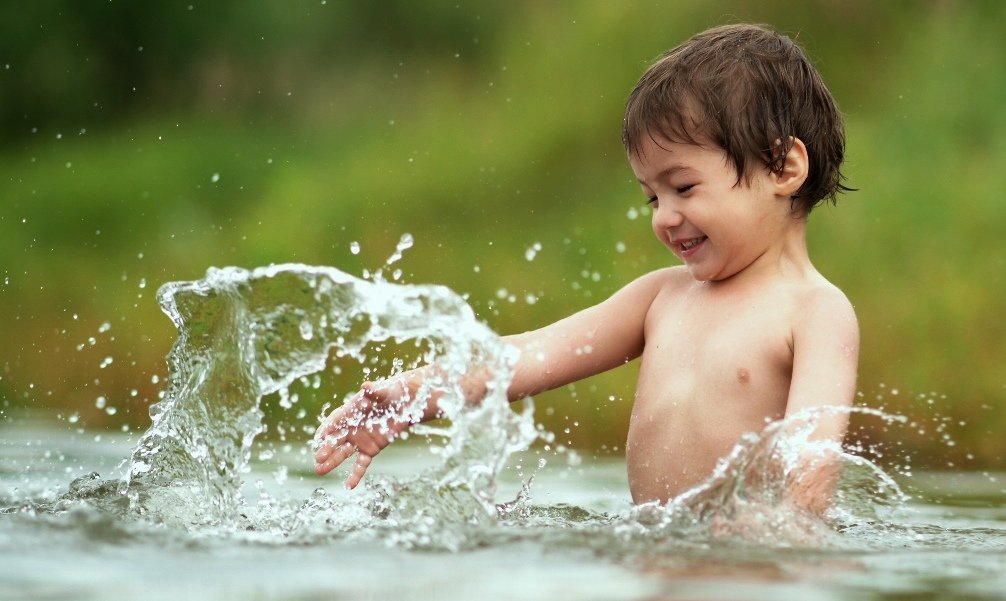 ребёнок,мальчик,радость,вода,брызги, купание,лето,позитив, Вячеслав