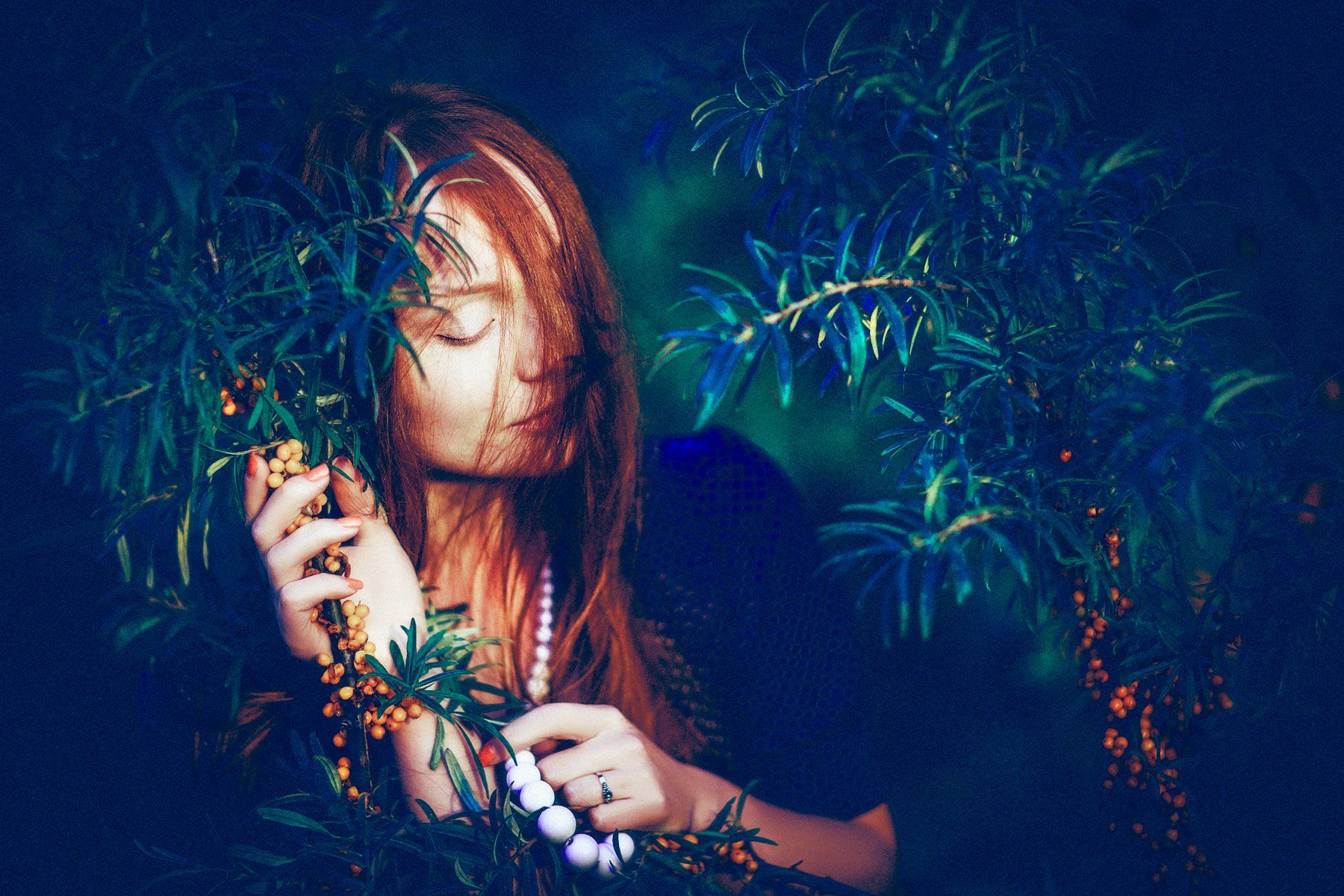 woman, portrait, redhead, beauty, berries, Руслан Болгов (Axe)