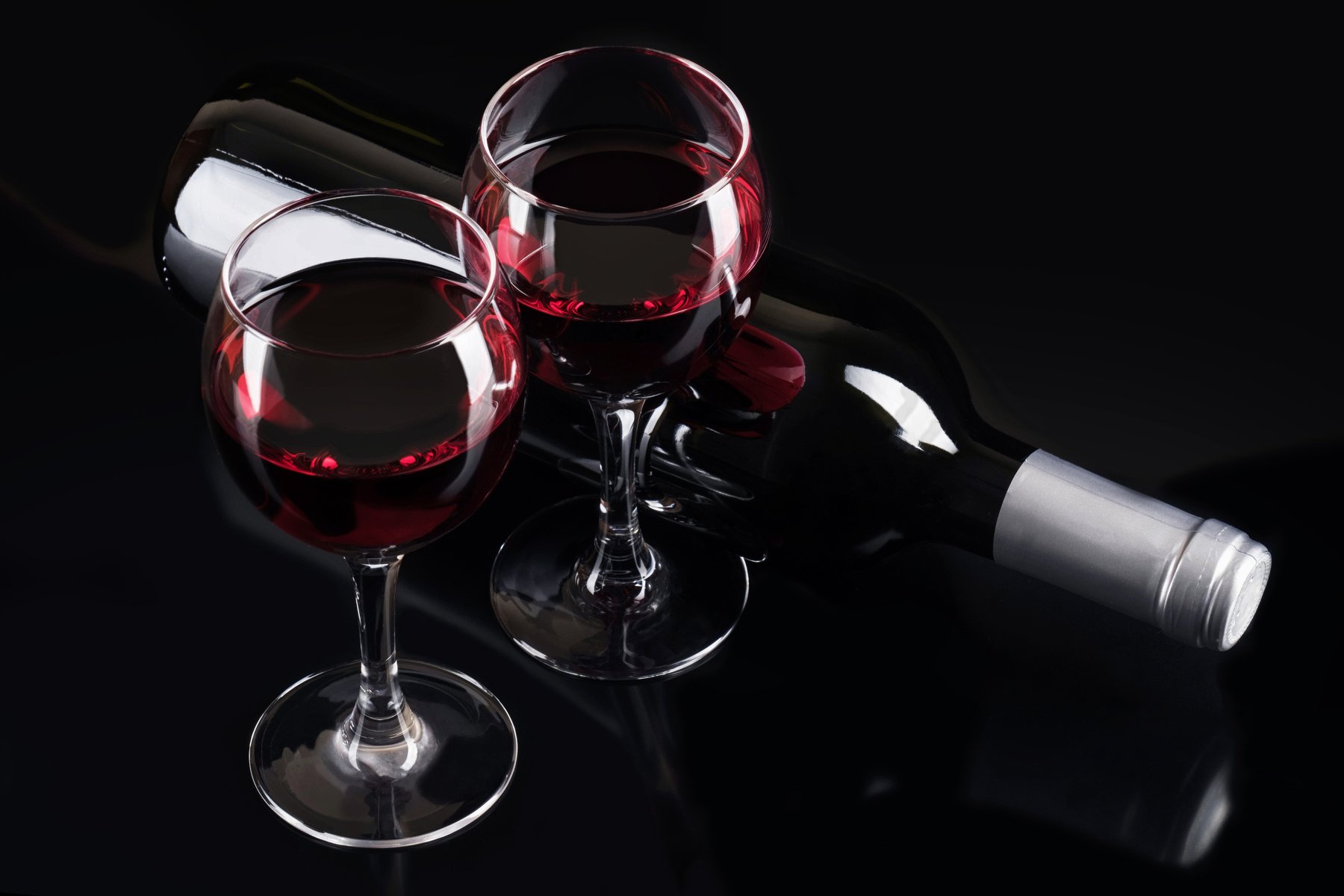 красное вино, бокалы, бутылка, черное, Оксана Клименкова