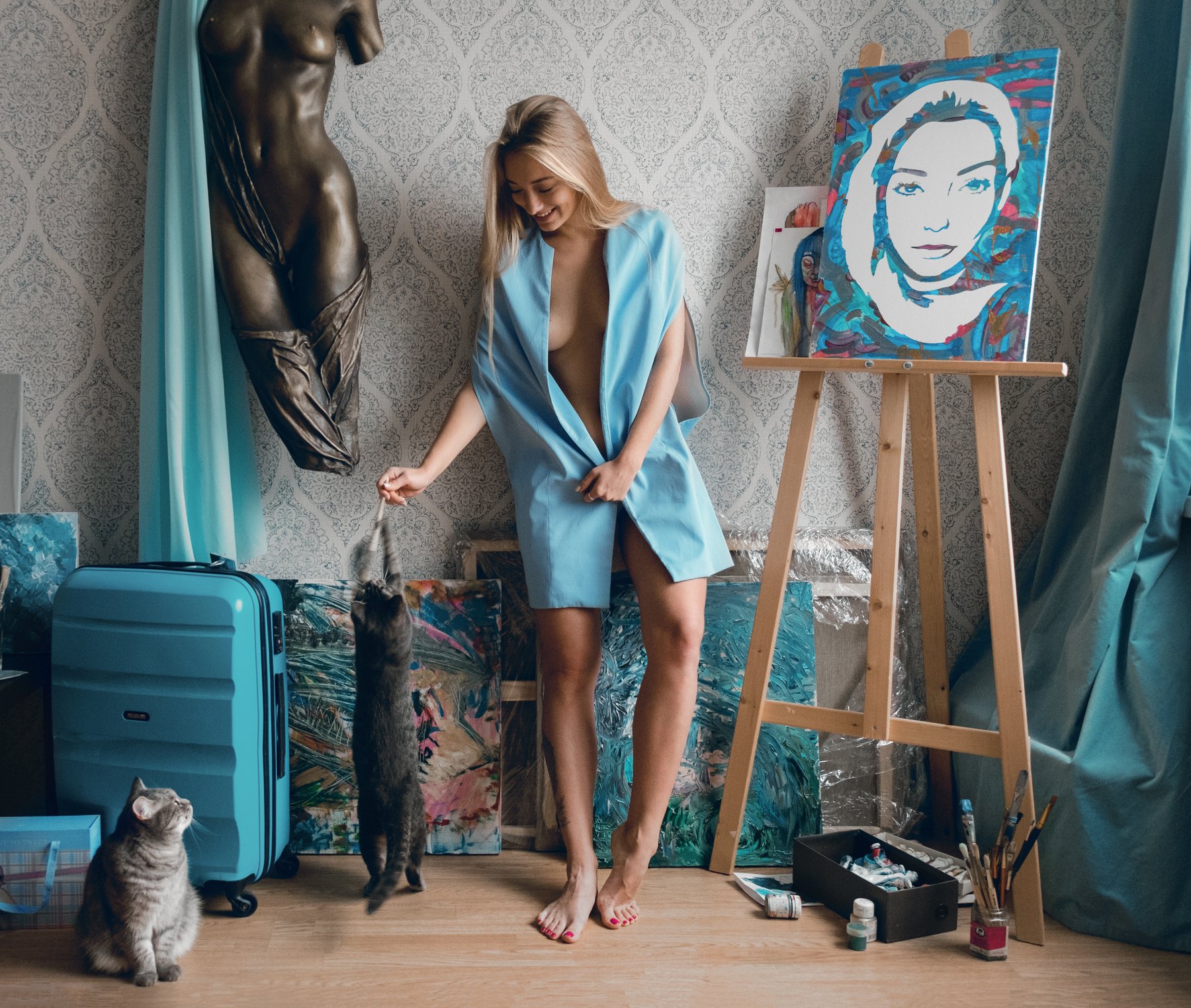 girl, at home, blue, skyblue, color, cat, cats, painter, model, , Роман Филиппов