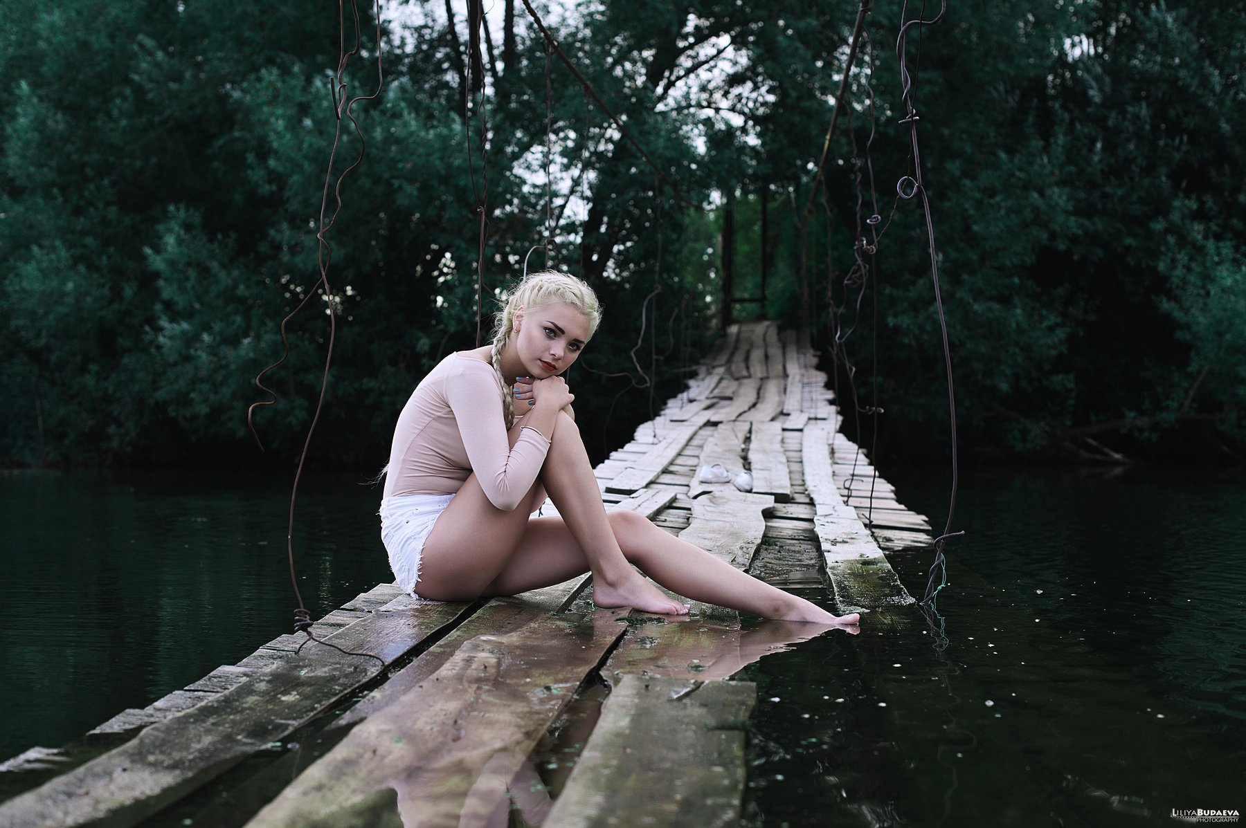 Девушка, мост, озеро, портрет., Будаева Лилия