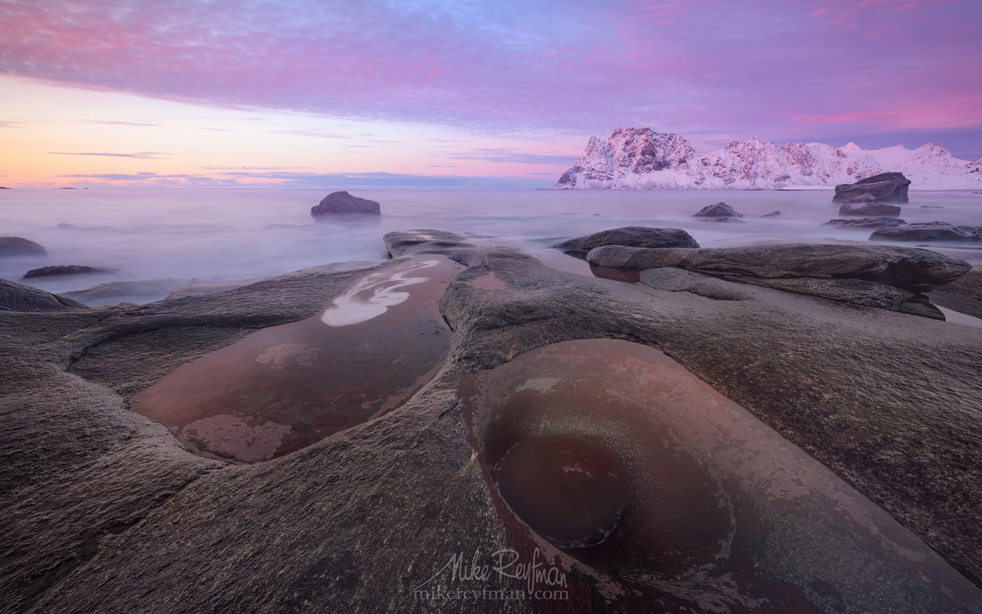 arctic avocado, winter sunset, uttakleiv beach, uttakleiv eye, lofoten, norway., Майк Рейфман