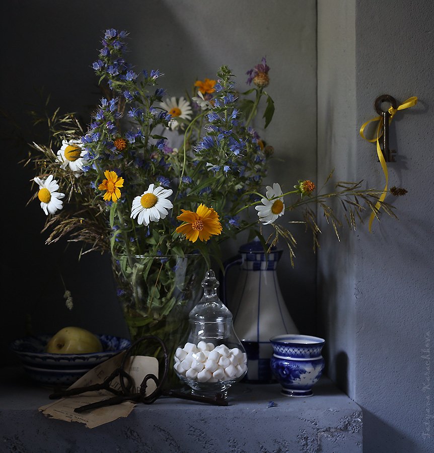 лето, натюрморт, цветы,ромашки, ключи, Tatyana Karachkova