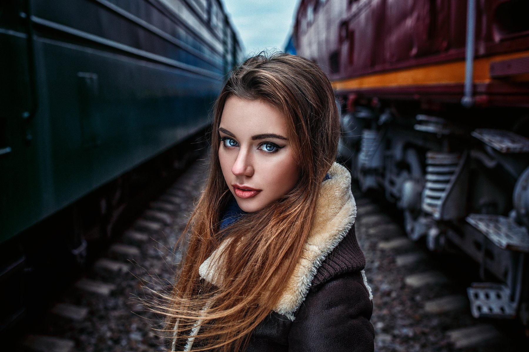 #portrait #beautiful #model #russia #moscow #train, Hakan Erenler