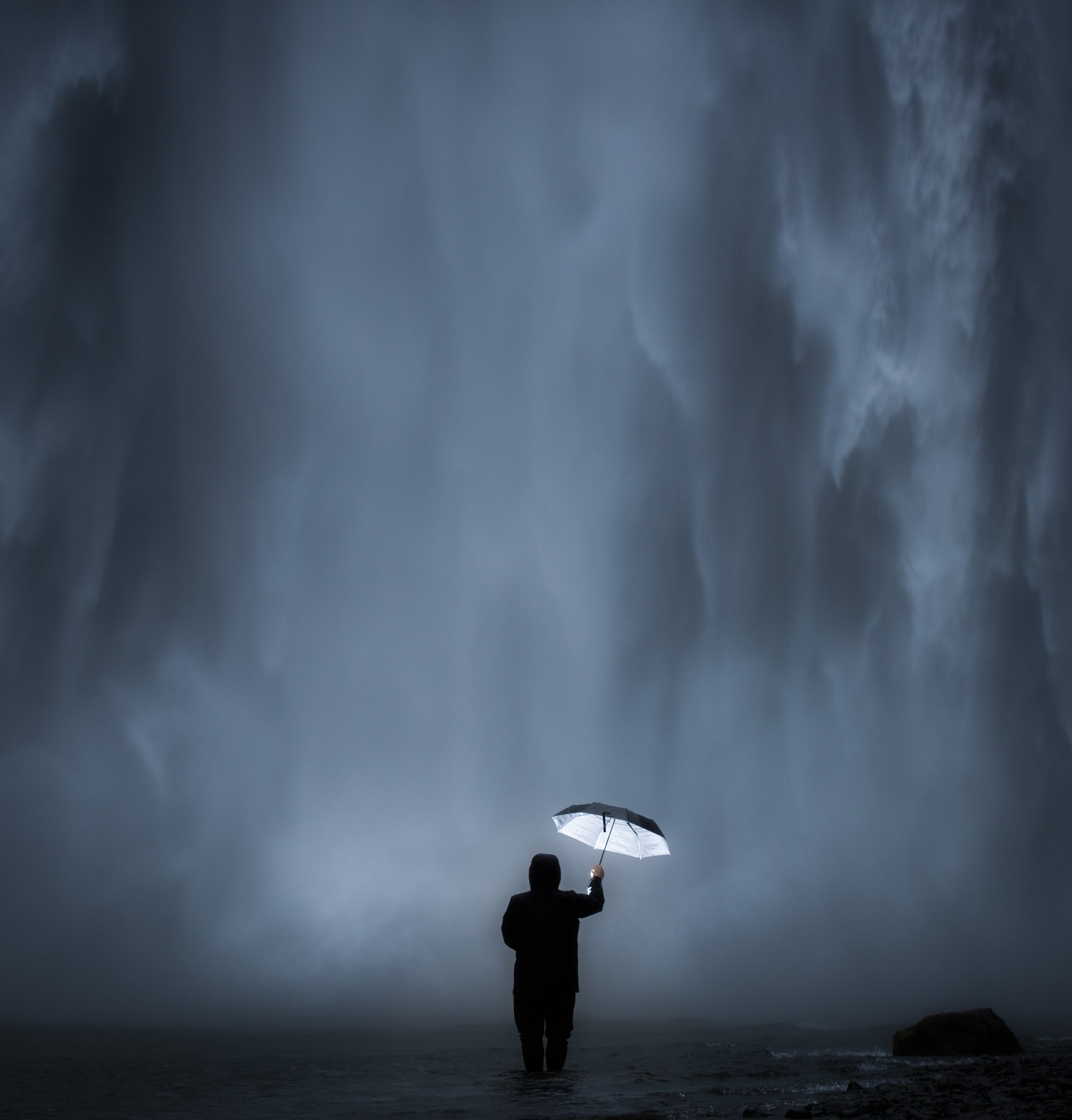 Iceland, waterfall, umbrella, flash, Jarkko Järvinen