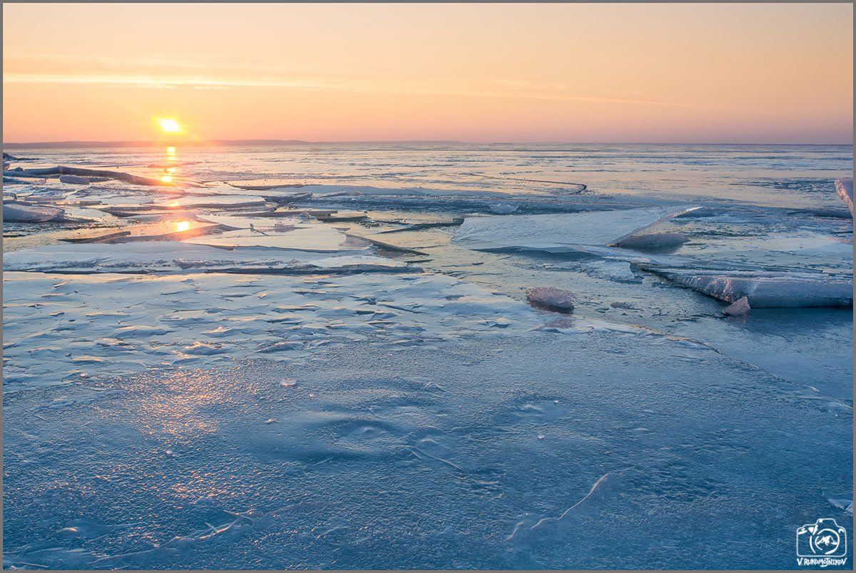 украина, каневское водохранилище, торосы, лед, зима, закат, Рукомойников Валентин