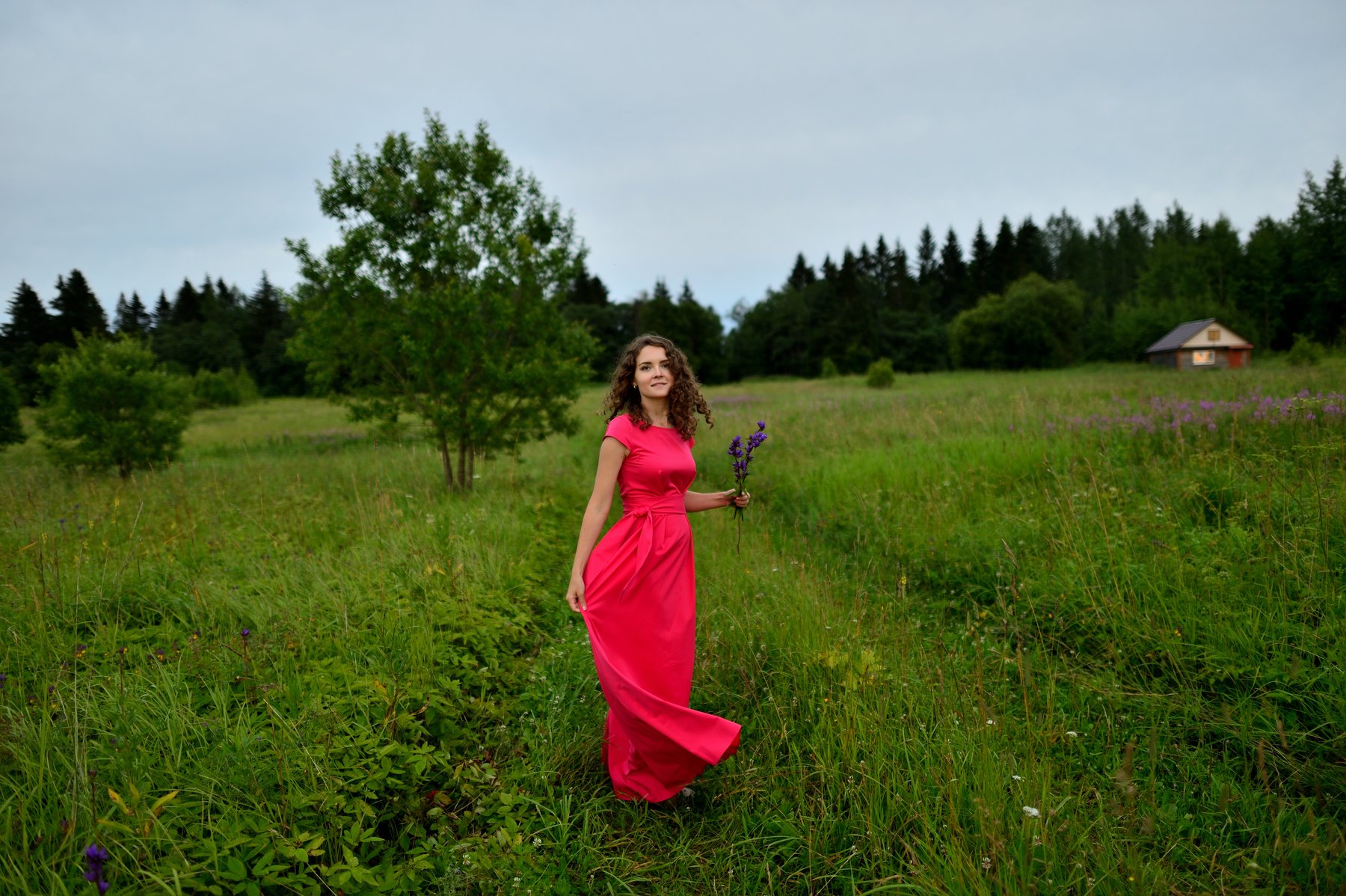 девушка, лето, зеленая трава, красное платье, в красном платье, красивая,, Григорий