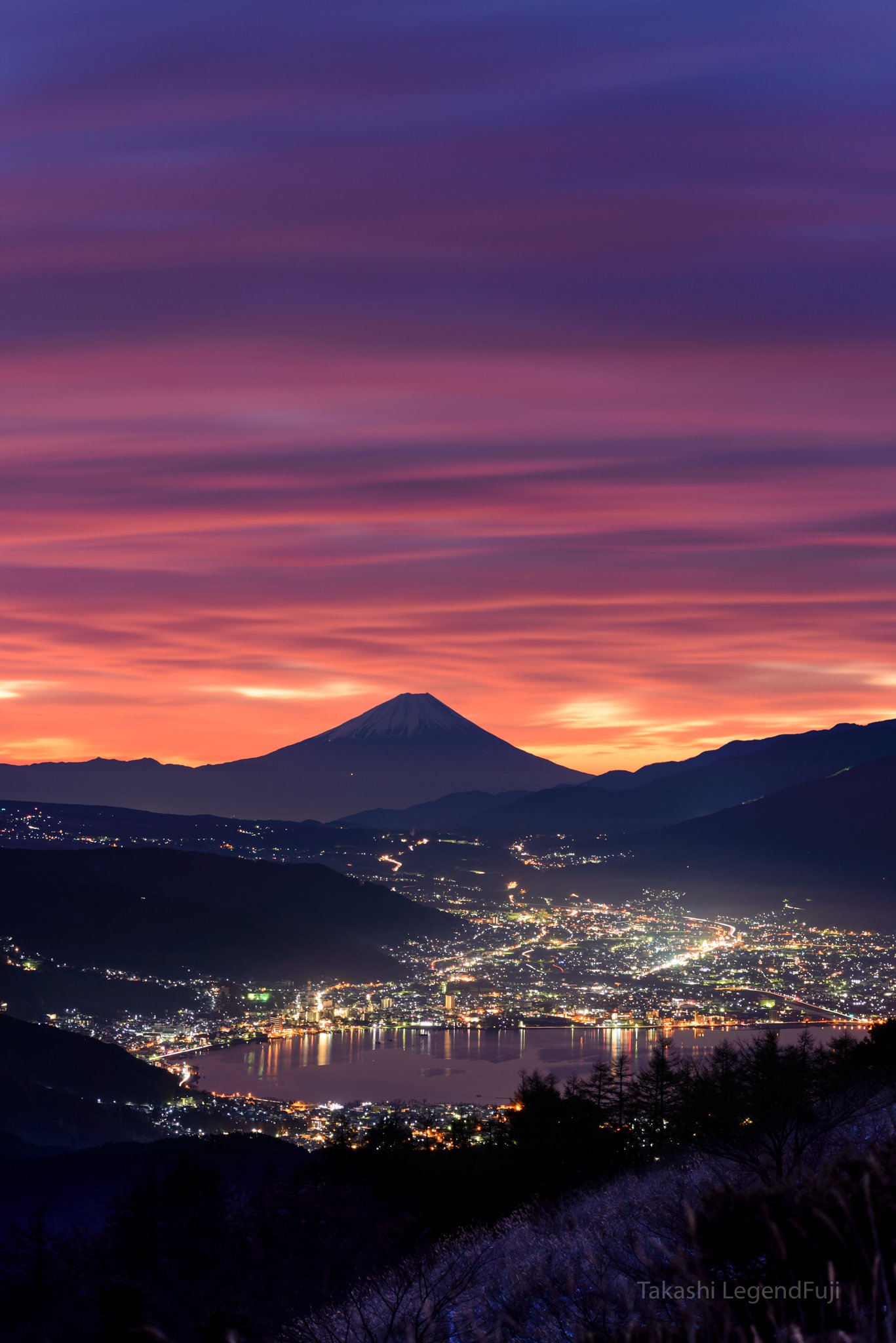 fuji,mountain,japan,sky,red,crimson,cloud,lake,night,light,landscape,amazing,, Takashi