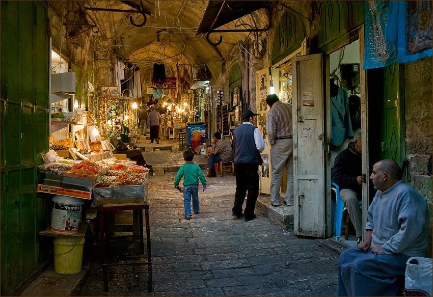 Старый город базар. Мусульманский квартал в Иерусалиме. Иерусалим старый город базар. Старый Иерусалим арабский квартал. Иерусалим рынок в Старом городе.