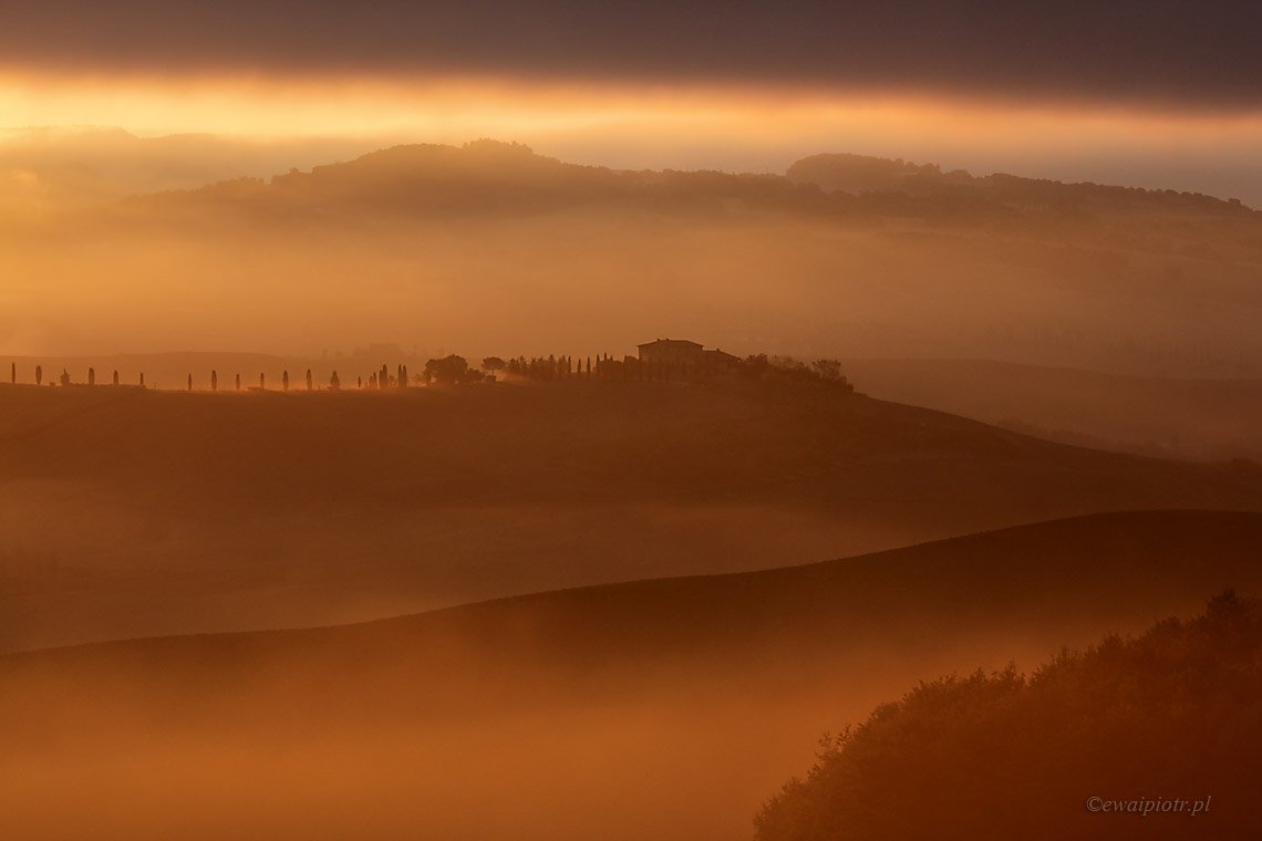 Tuscany, sunrise, mist, hills, landscape, Piotr Debek