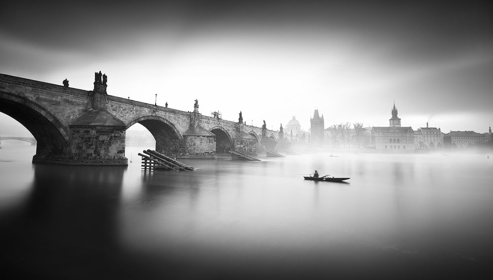 praha prague czech charles bridge long exposure mist winter river city architecture, Roberto Pavic