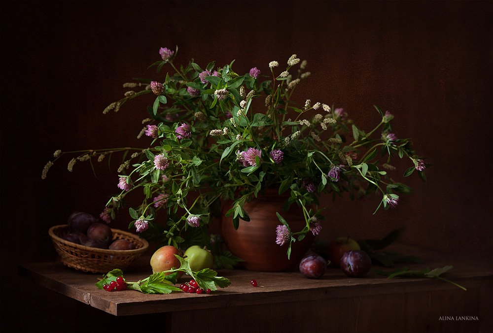 натюрморт, фотонатюрморт, цветы, полевые цветы, фрукты, яблоки, сливы, смородина, Алина Ланкина