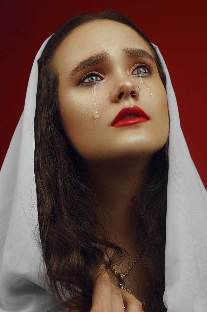 tears, red, monk, saint, red, white, portrait, red lips, beauty, close up, Наташа Янкелевич