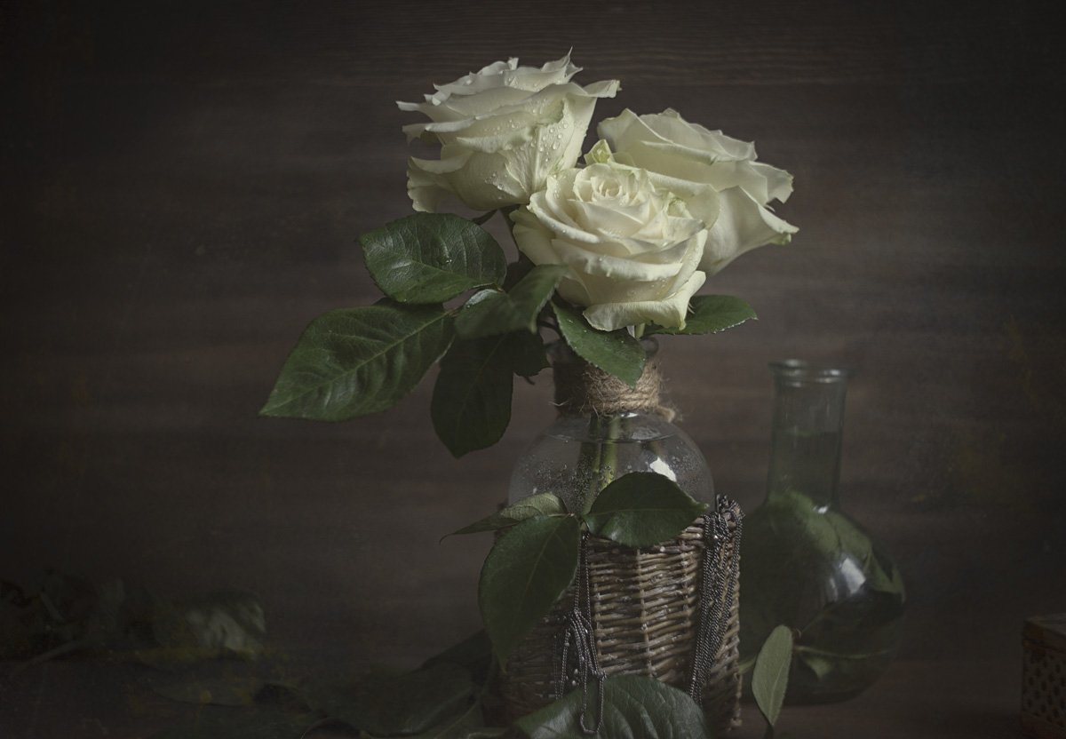 роза, розы, белые, ваза, стеклянная, листья, букет, корзинка, плетеная, Игорь Токарев