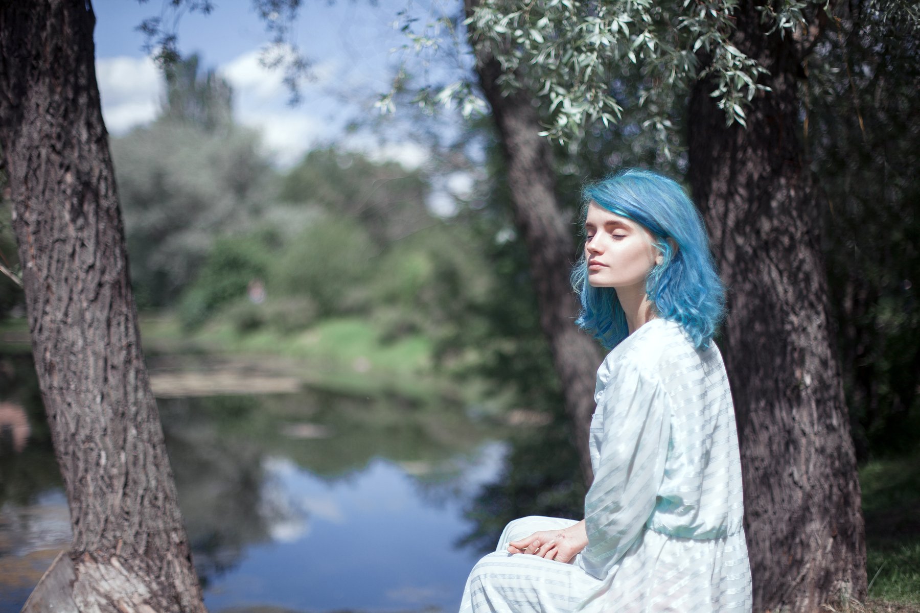 blue hair, nature, natural light, park, hipster, white dress, trees, melancoly, summer, saddness, Наташа Янкелевич