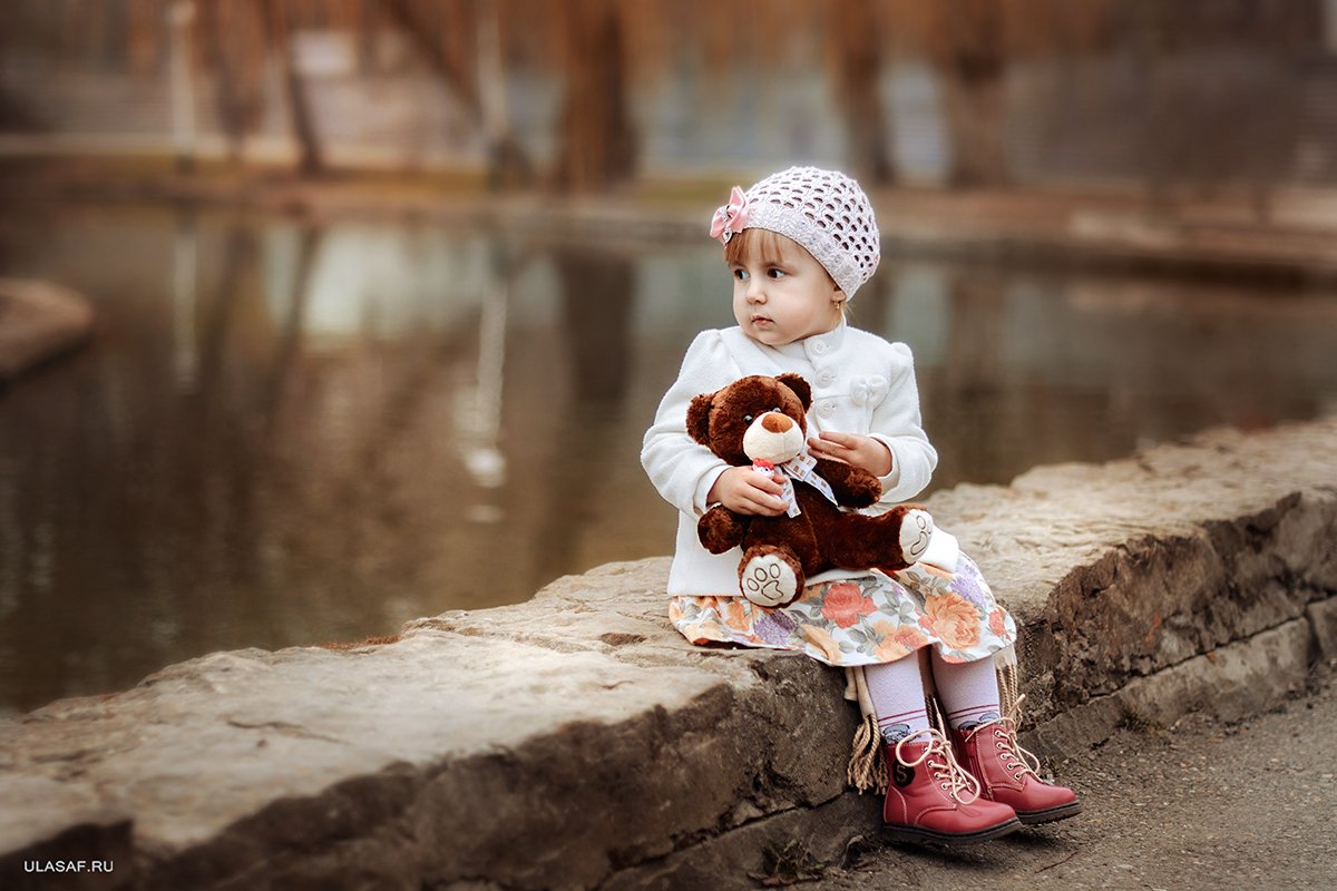 girl, portrait, девочка, пруд, портрет, мишка, Юлия Сафонова