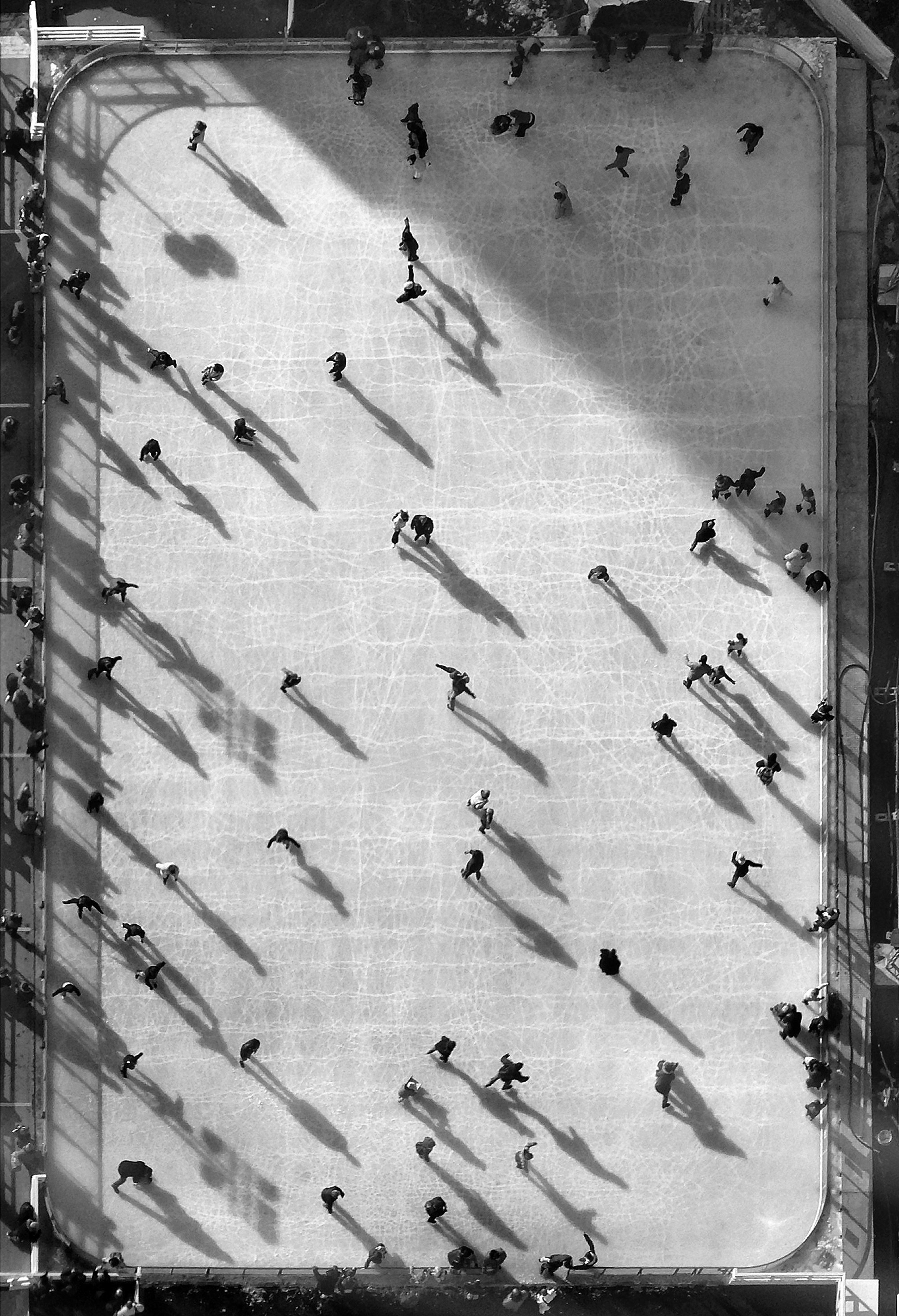 city, exterior, city life, street, height, skating ring, people, shadows, ants, ice, winter, lower world, Endegor