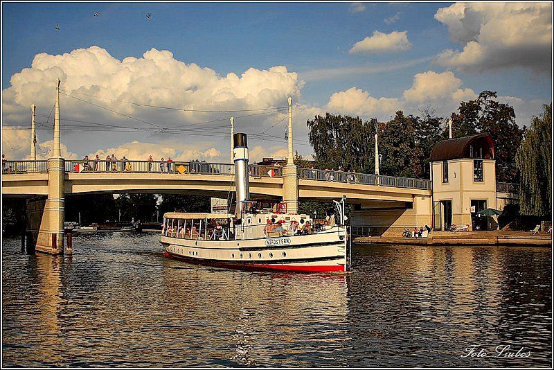 foto liubos,бранденбург на хафеле,лето,река,мост,пароход,облака, Любовь Селиванова